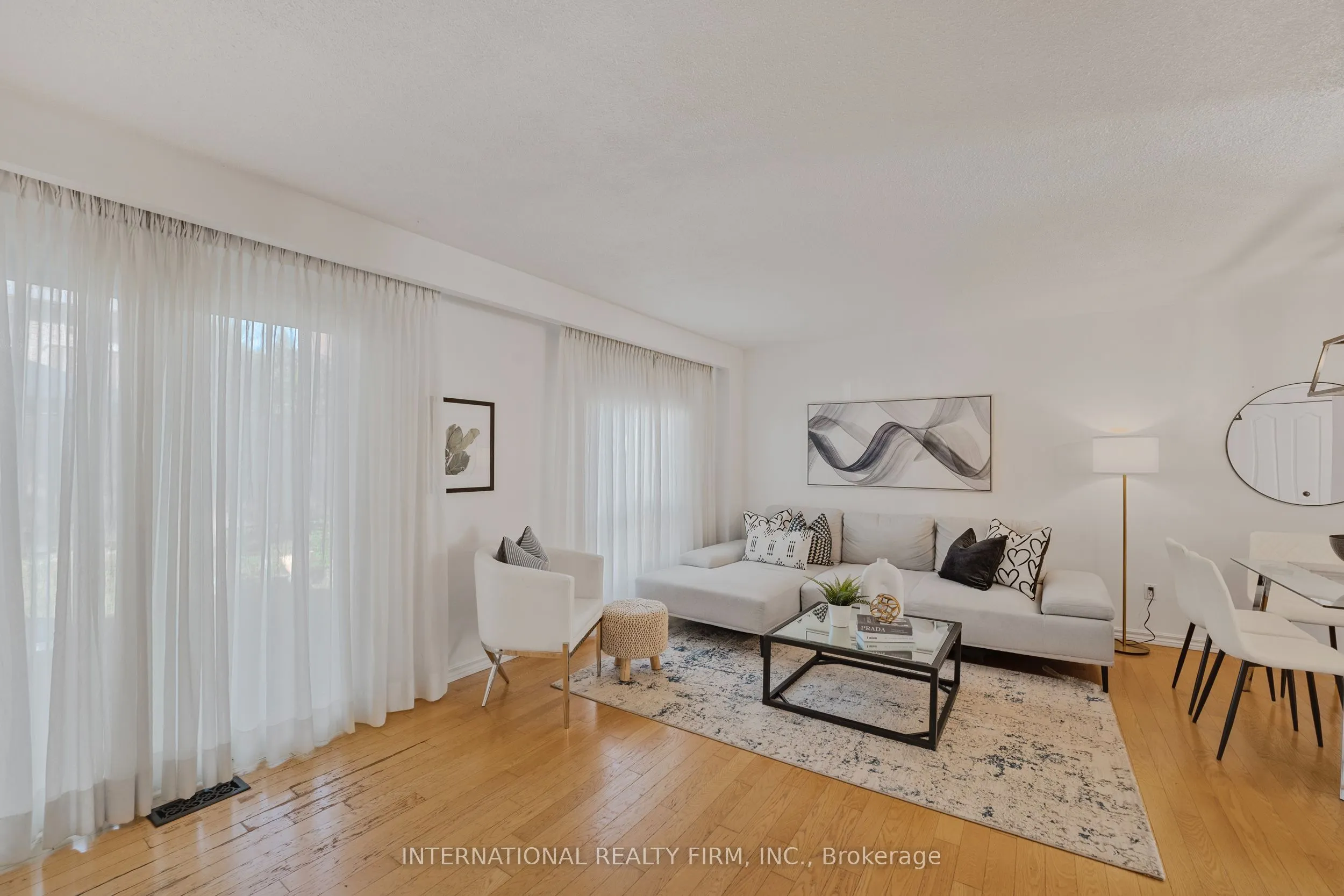 900 Dundas St Street W, #14