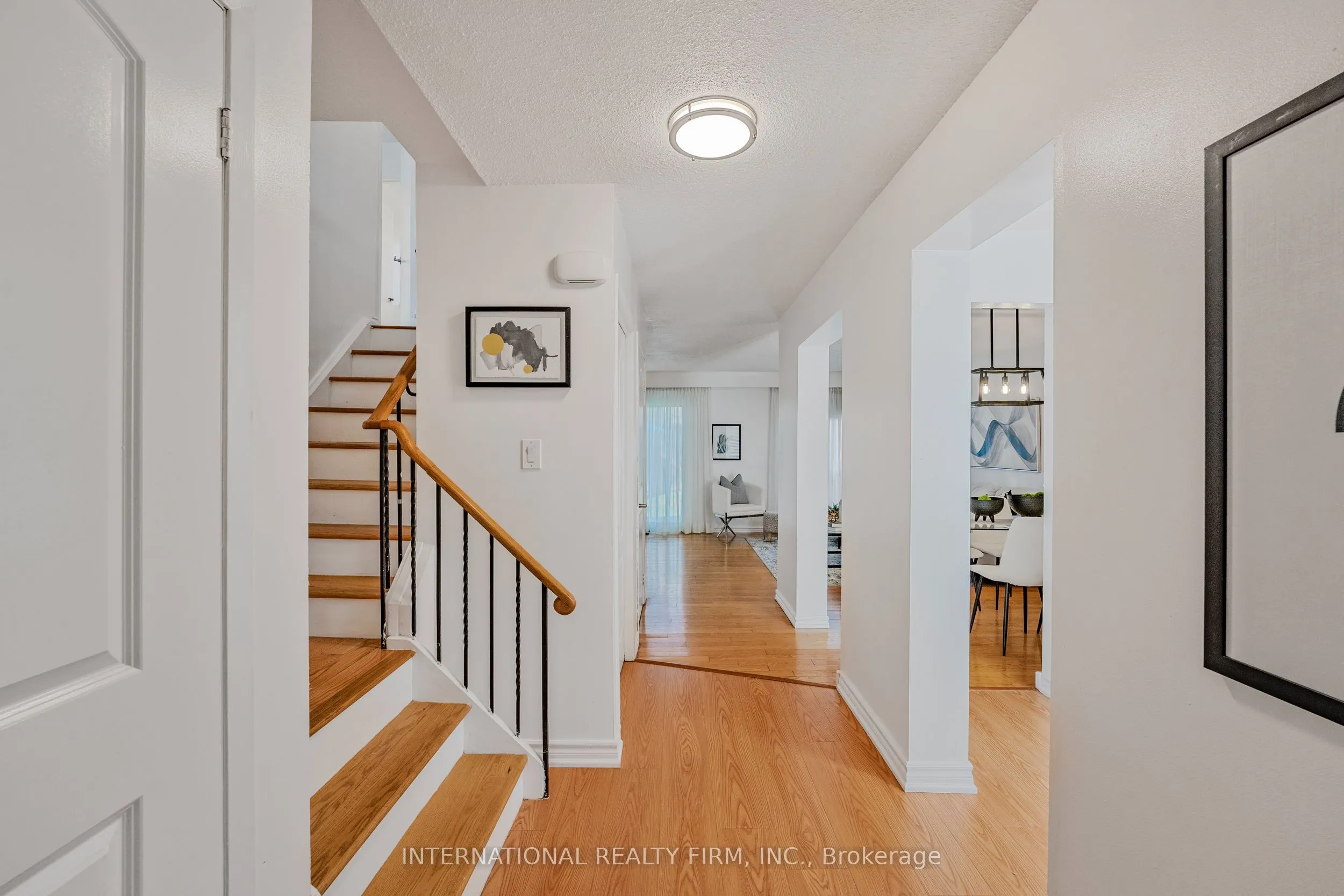 900 Dundas St Street W, #14