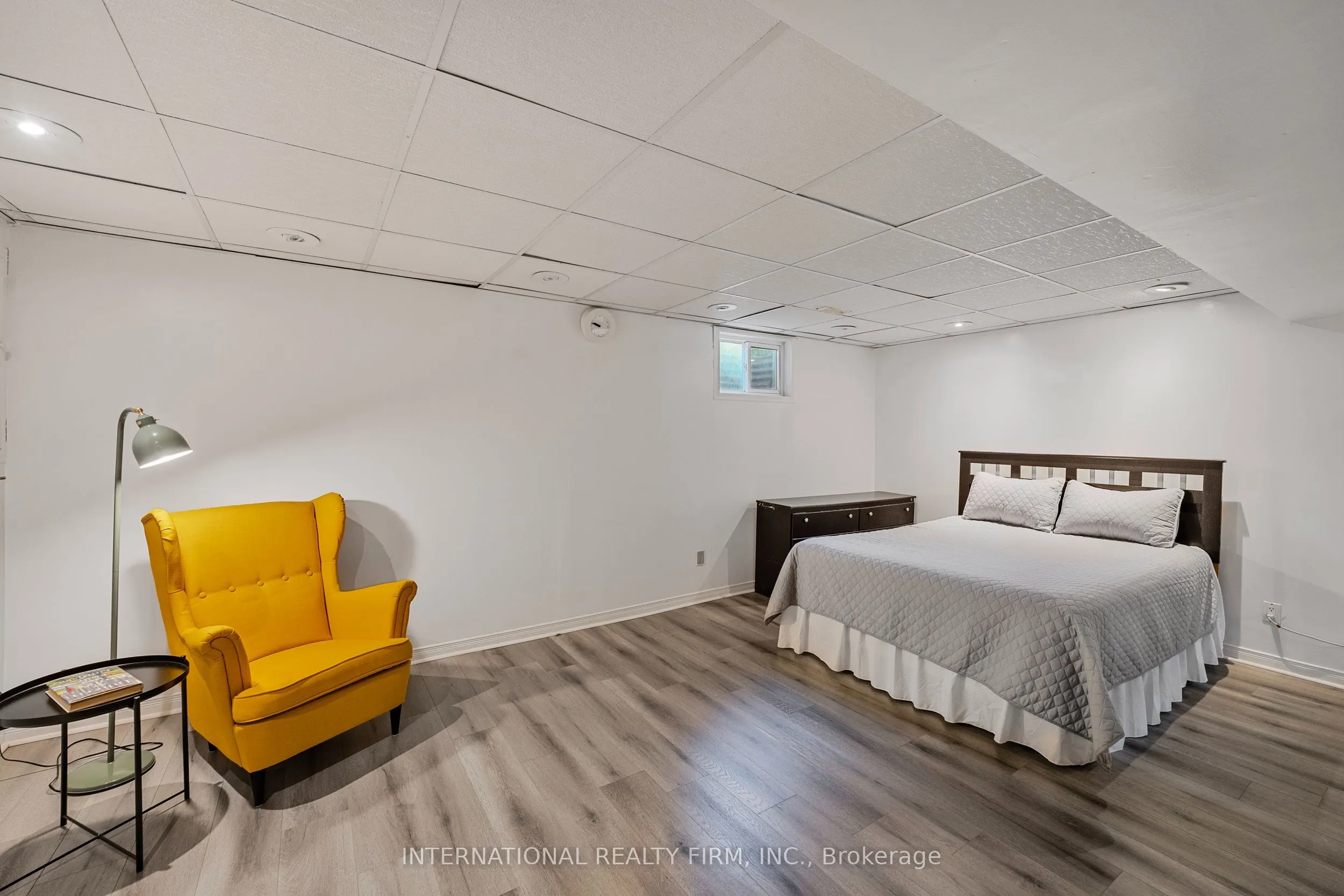 900 Dundas St Street W, #14
