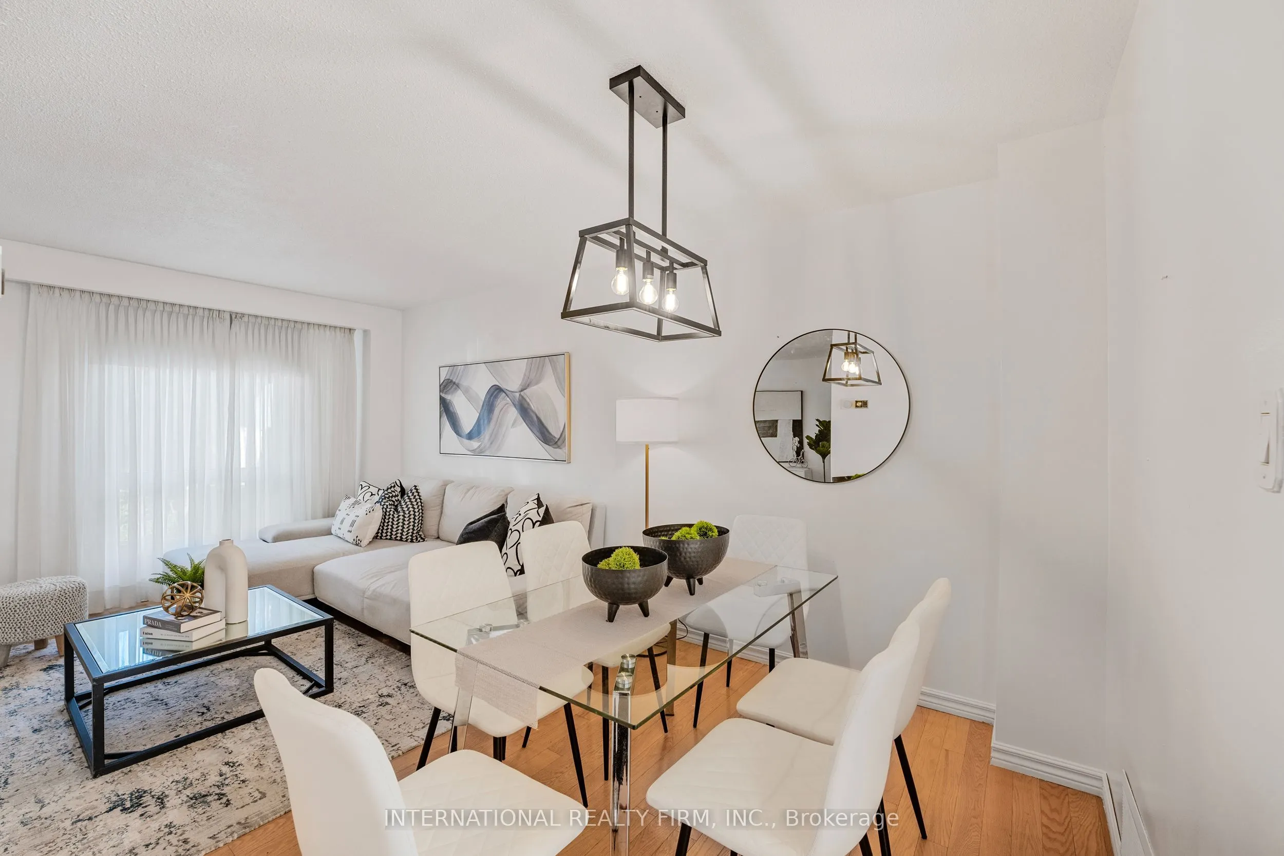 900 Dundas St Street W, #14