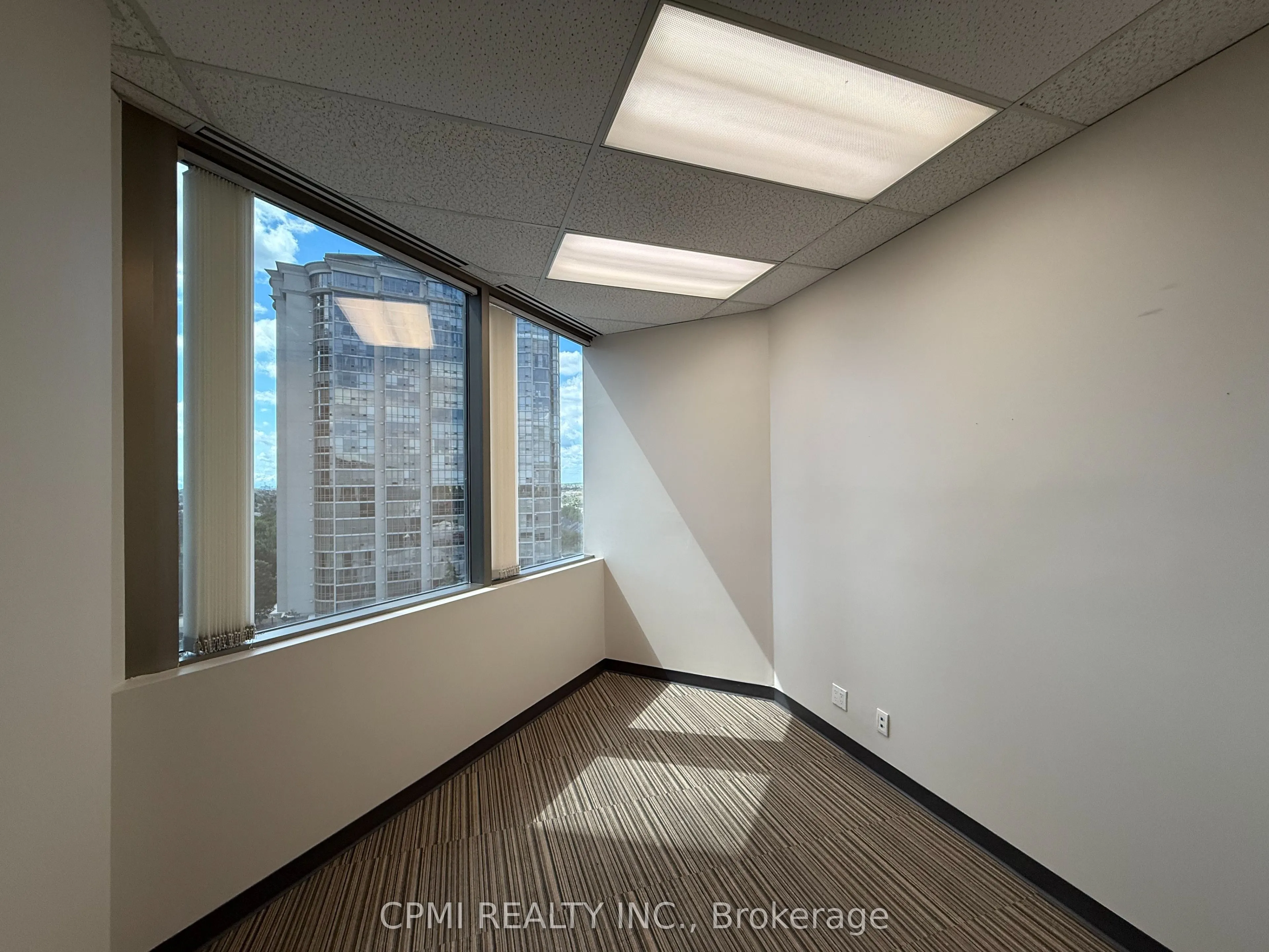 30 Eglinton Avenue Street, #720