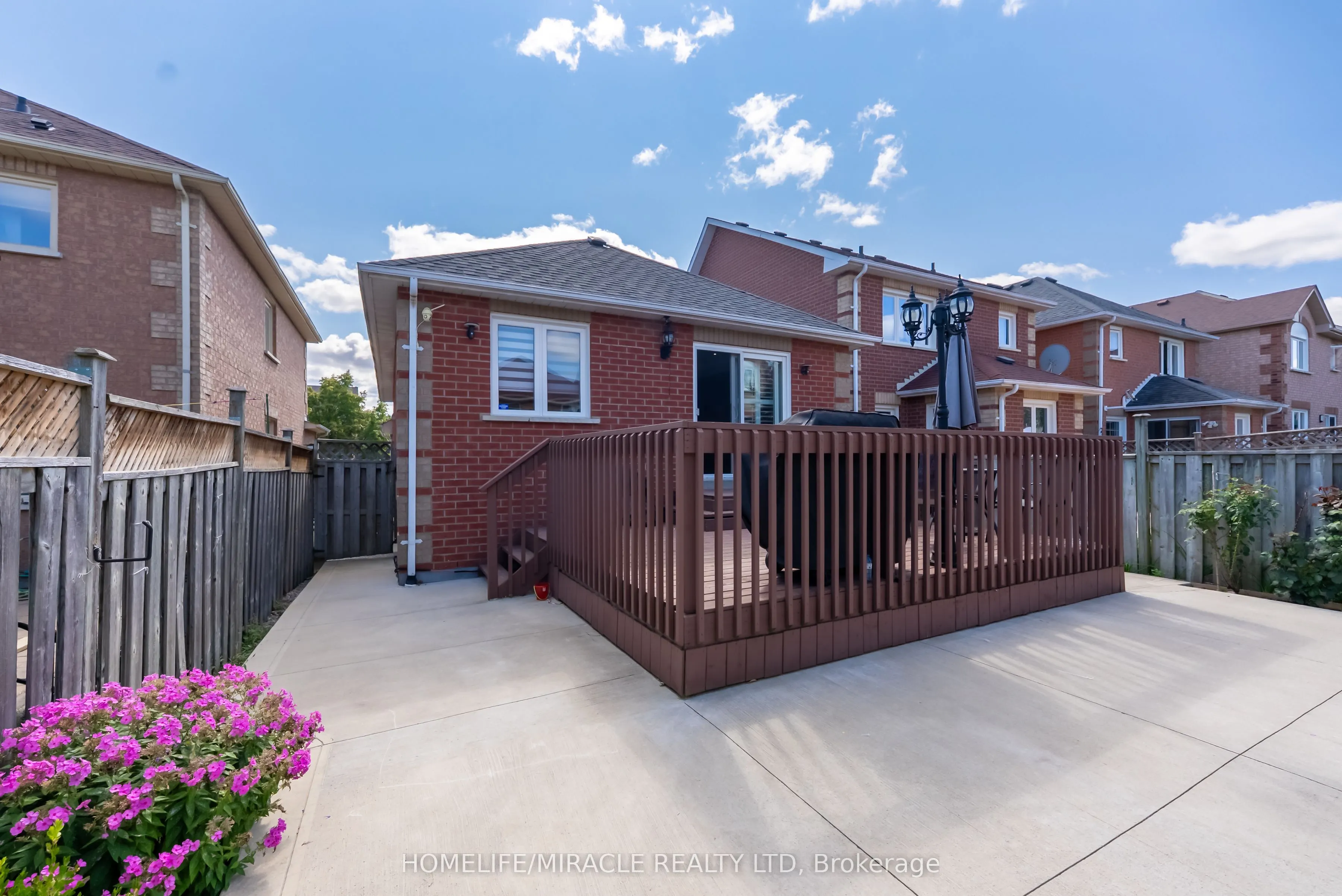 23 Mosley Crescent