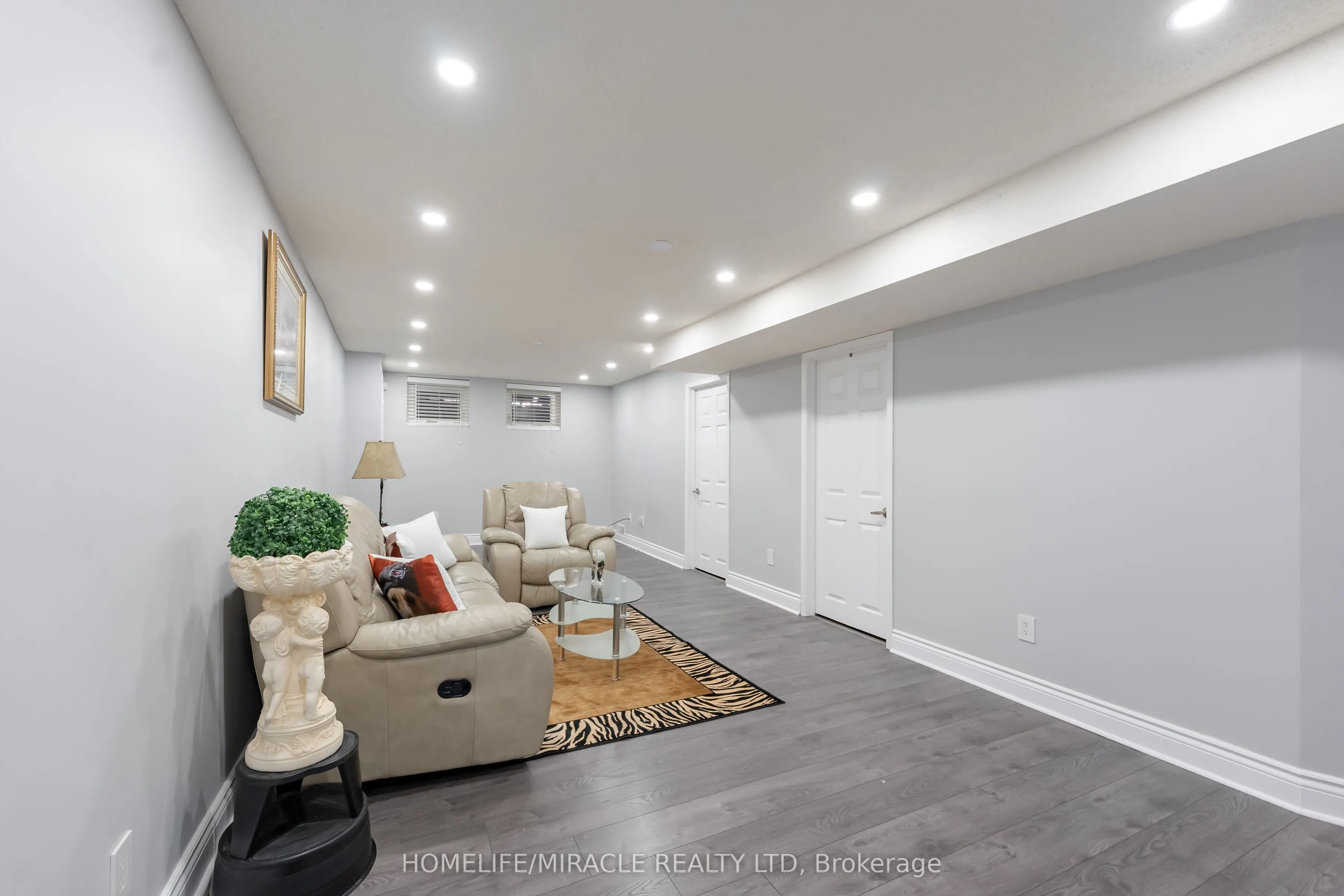 23 Mosley Crescent