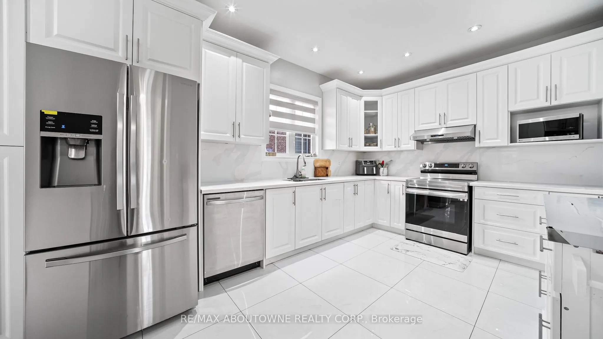 2437 West Ham Road, #Upper