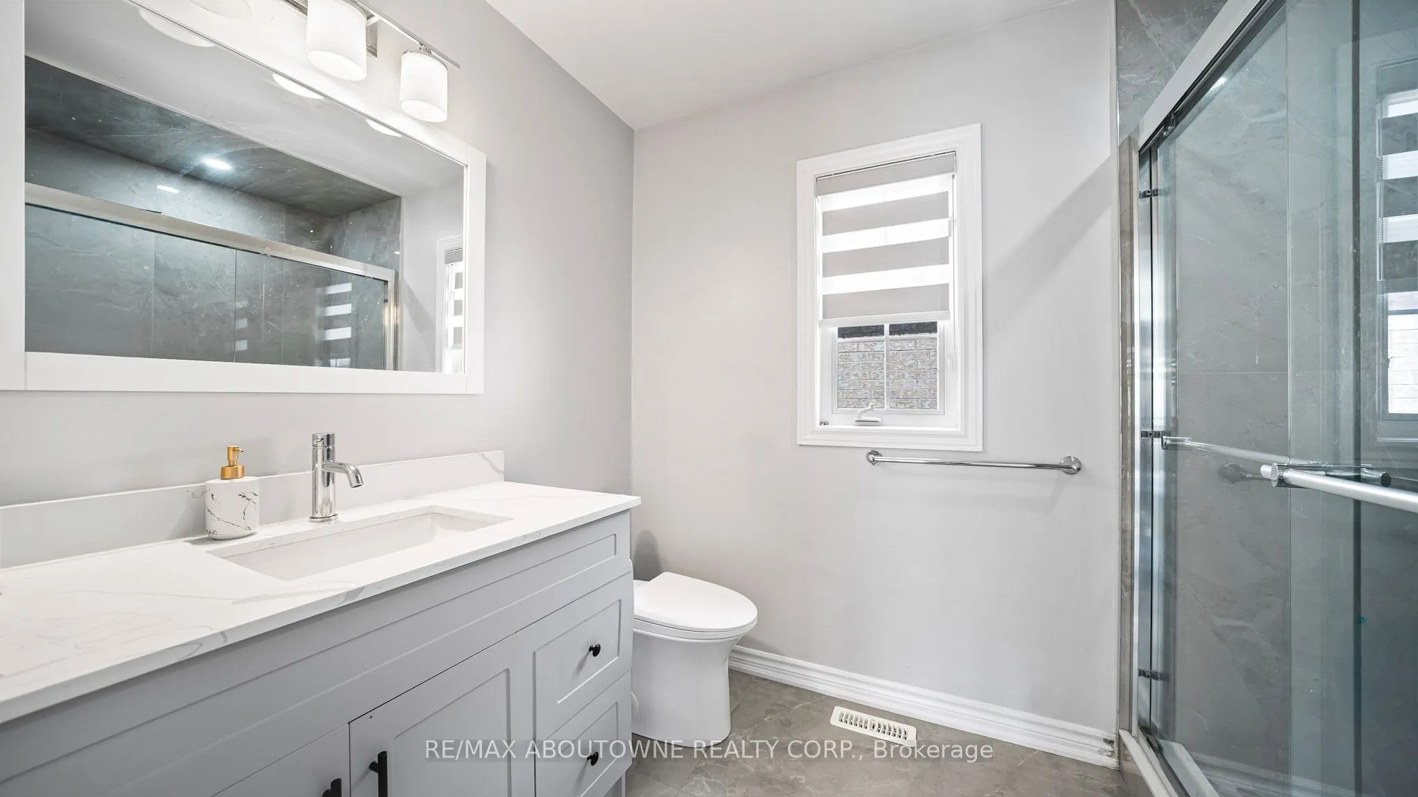 2437 West Ham Road, #Upper