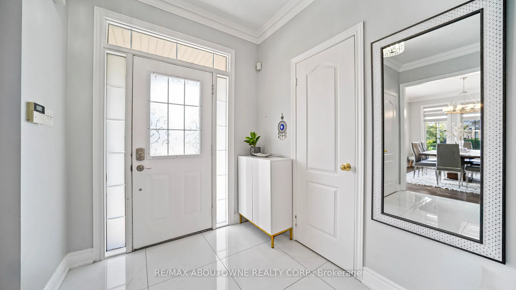 2437 West Ham Road, #Upper