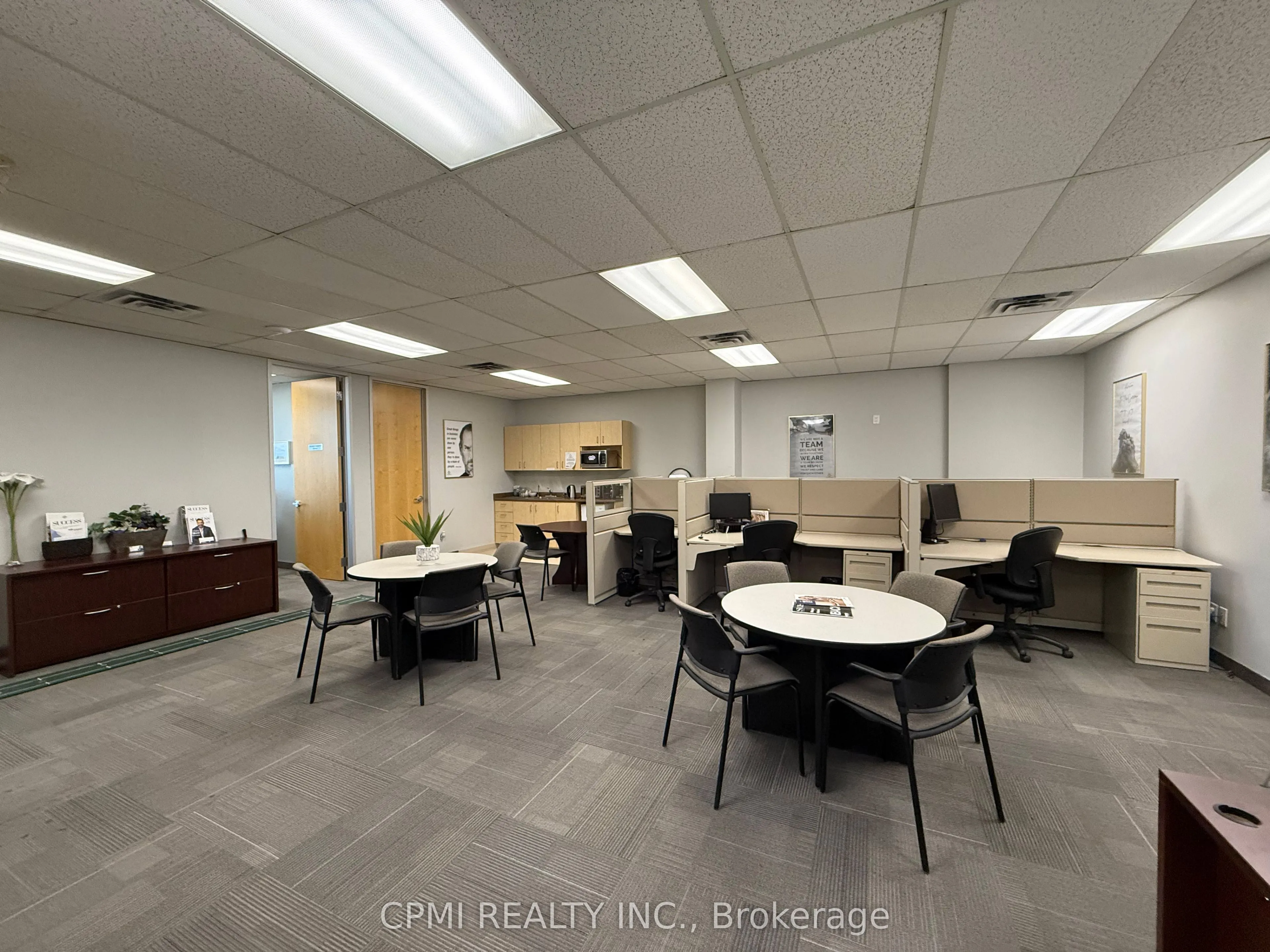 30 Eglinton Avenue Street, #760