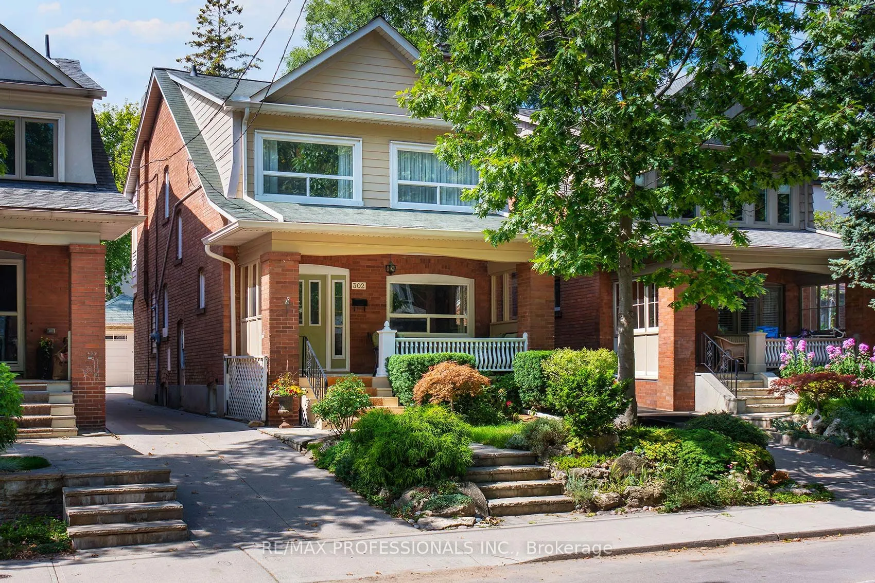 302 Armadale Avenue