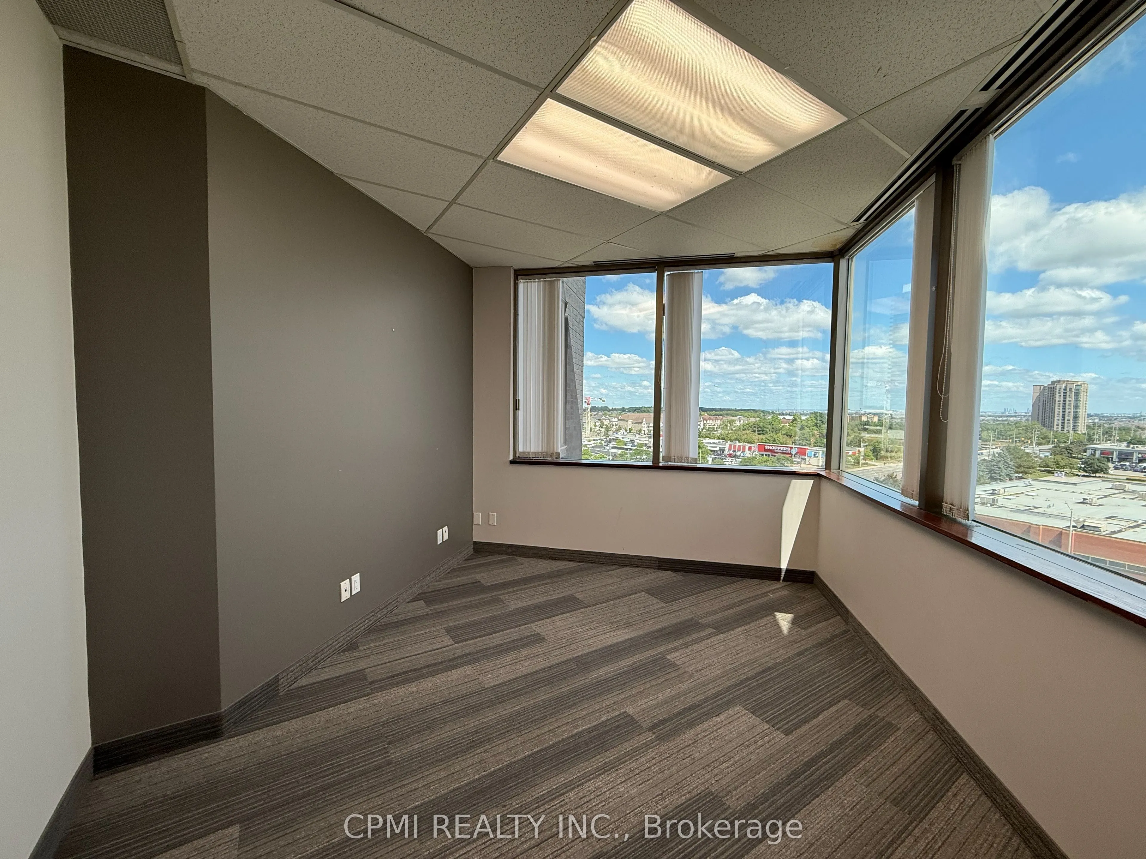 30 Eglinton Avenue Street, #812