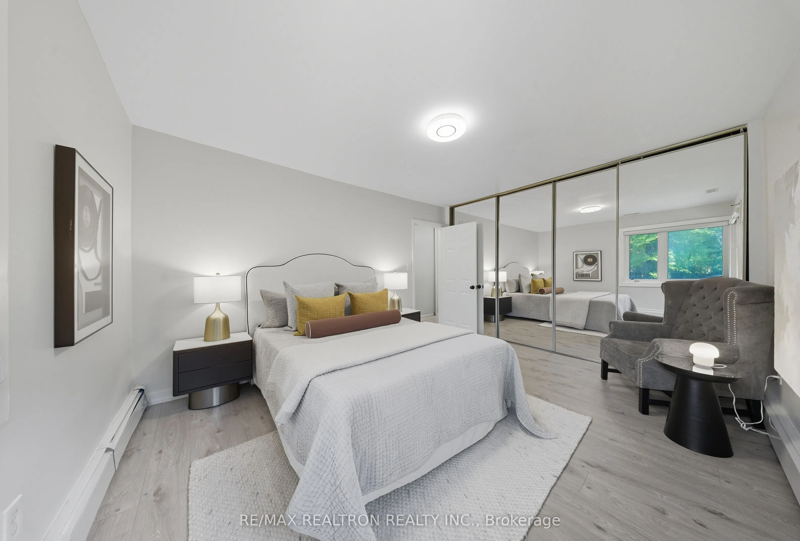98 Rathburn Road