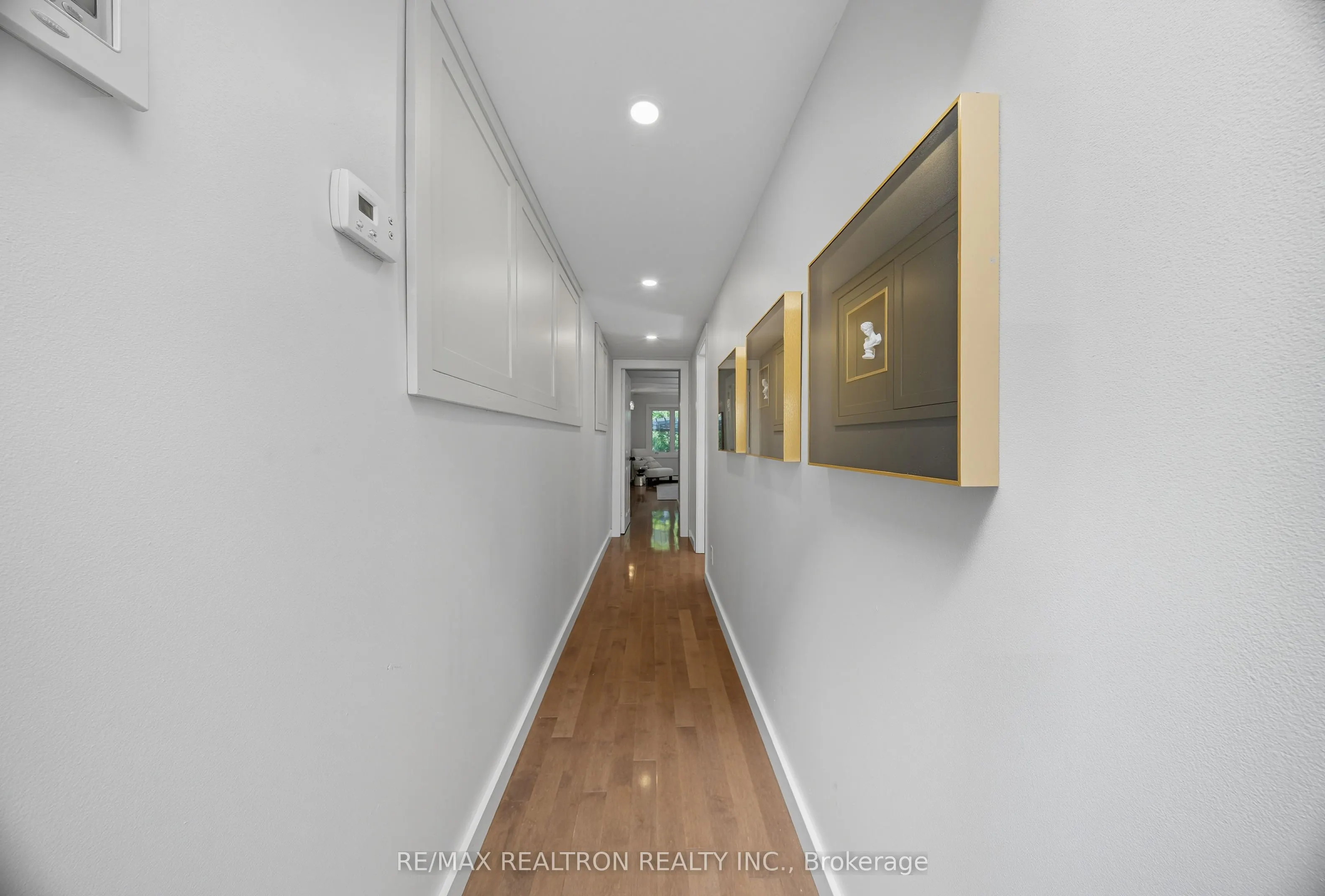 98 Rathburn Road