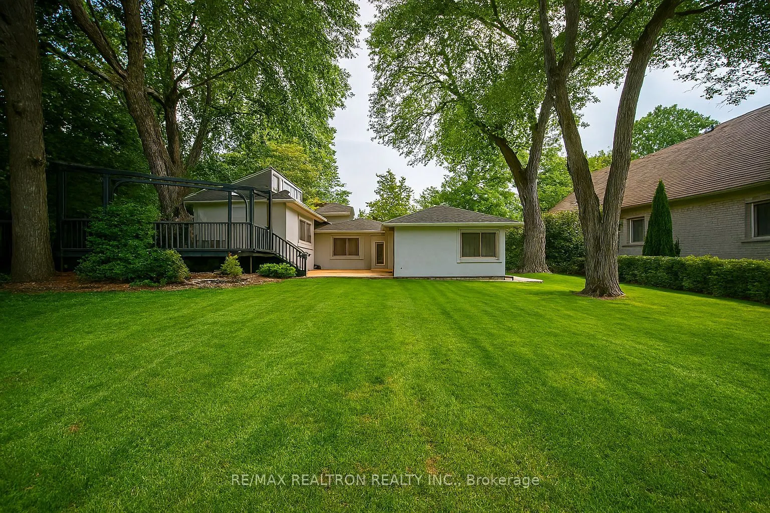 98 Rathburn Road