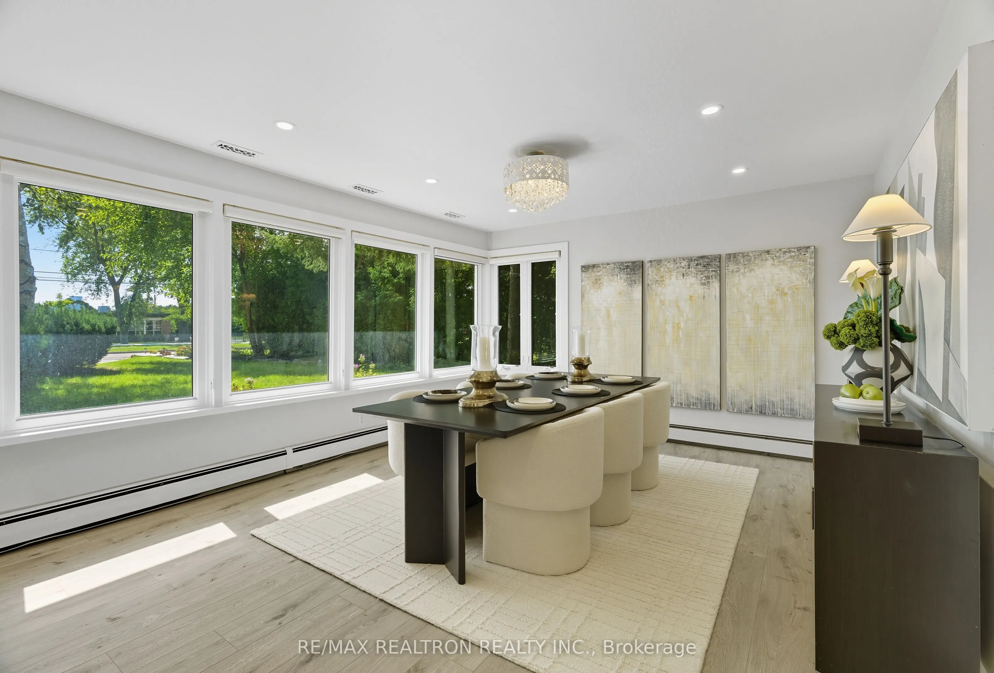 98 Rathburn Road
