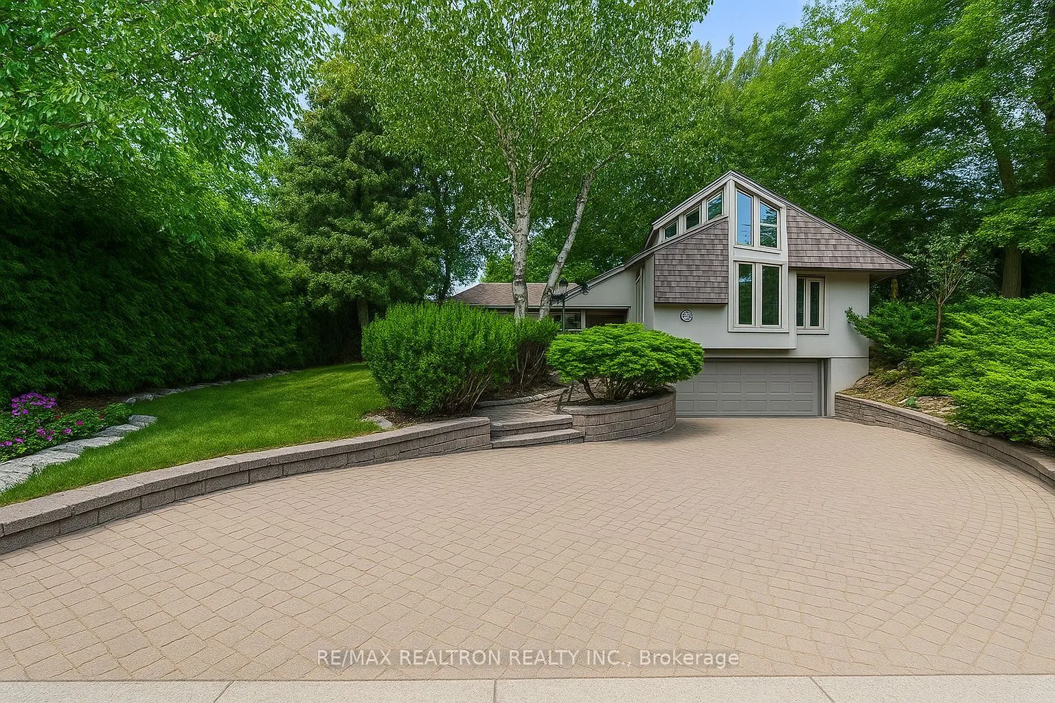98 Rathburn Road