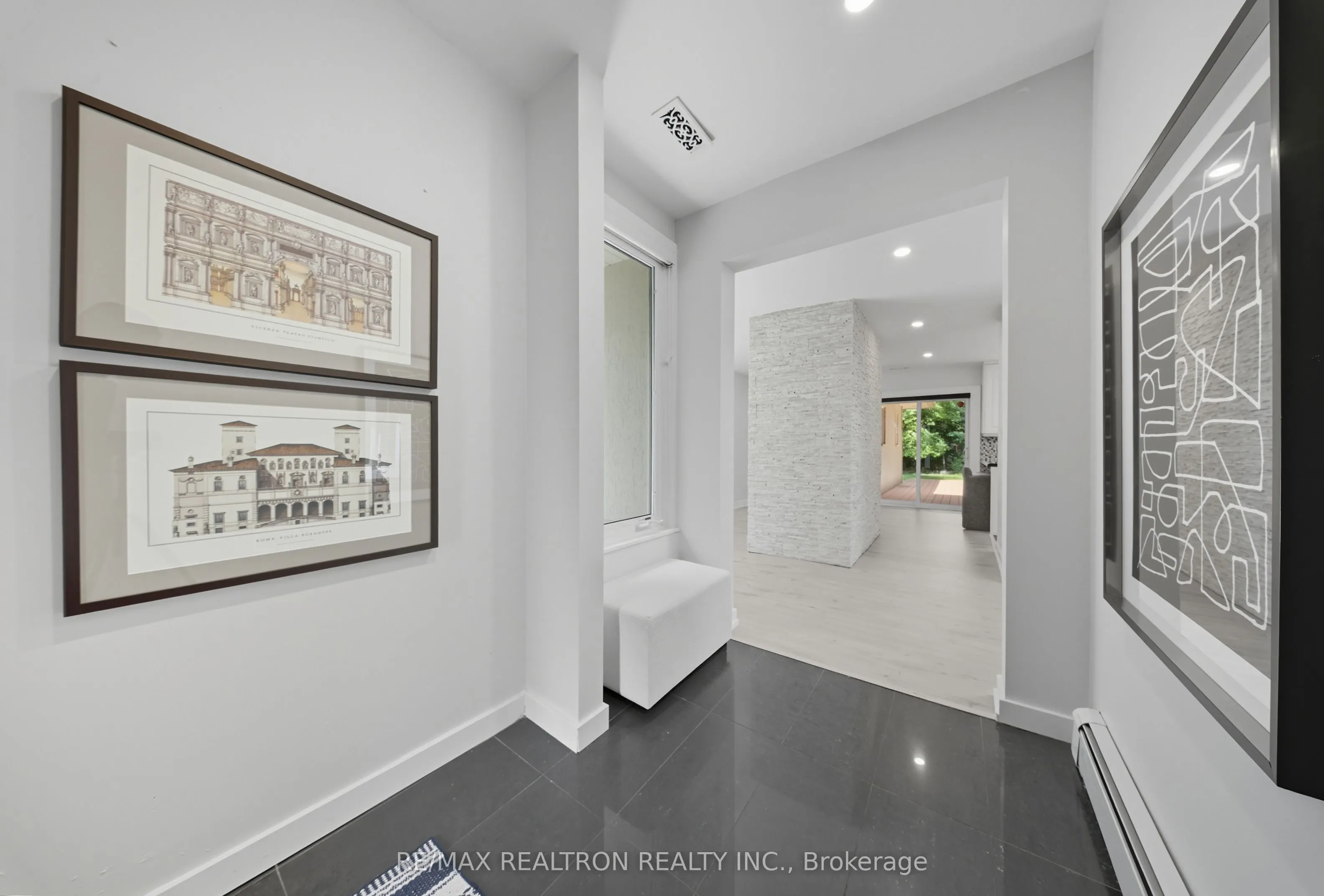98 Rathburn Road
