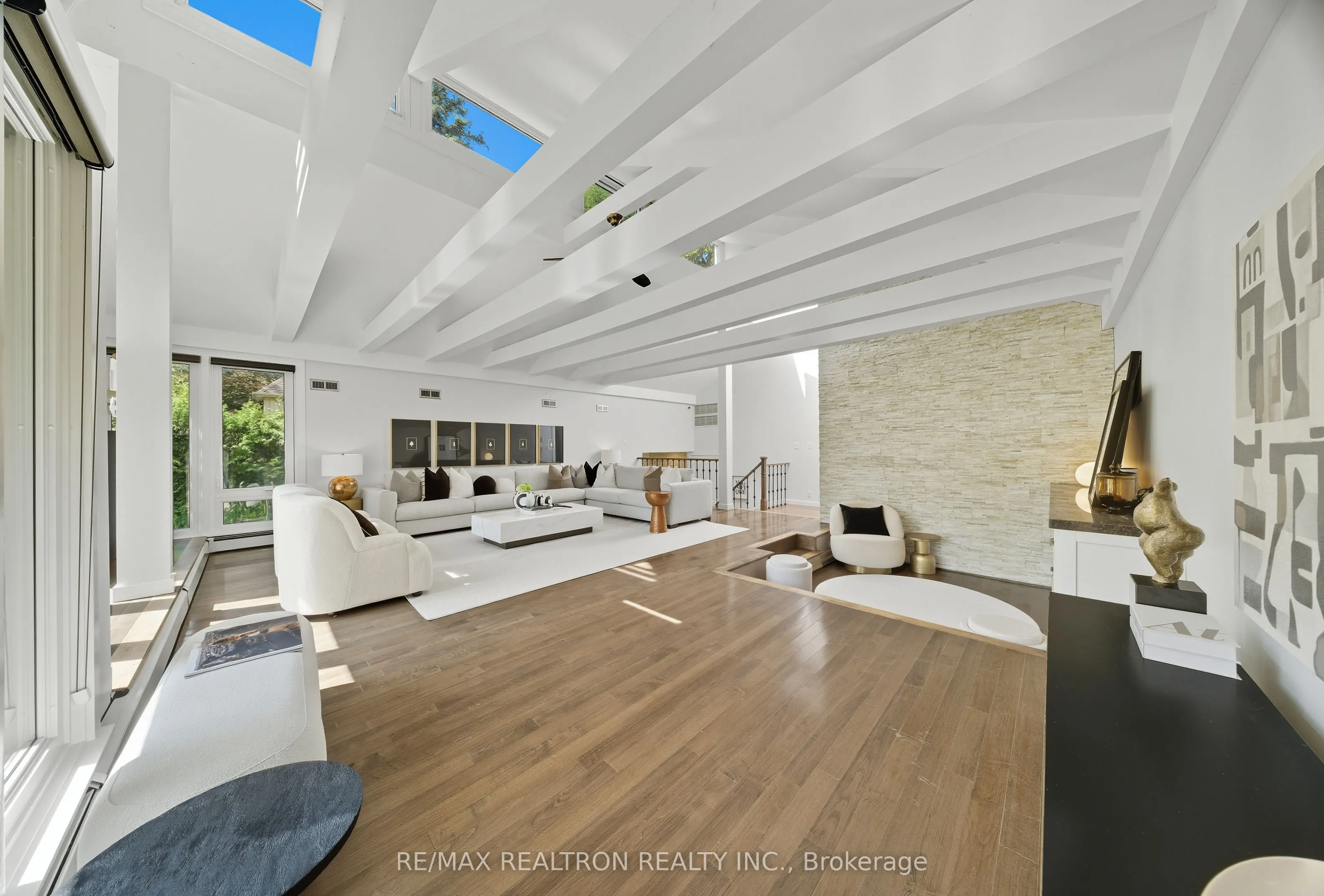 98 Rathburn Road