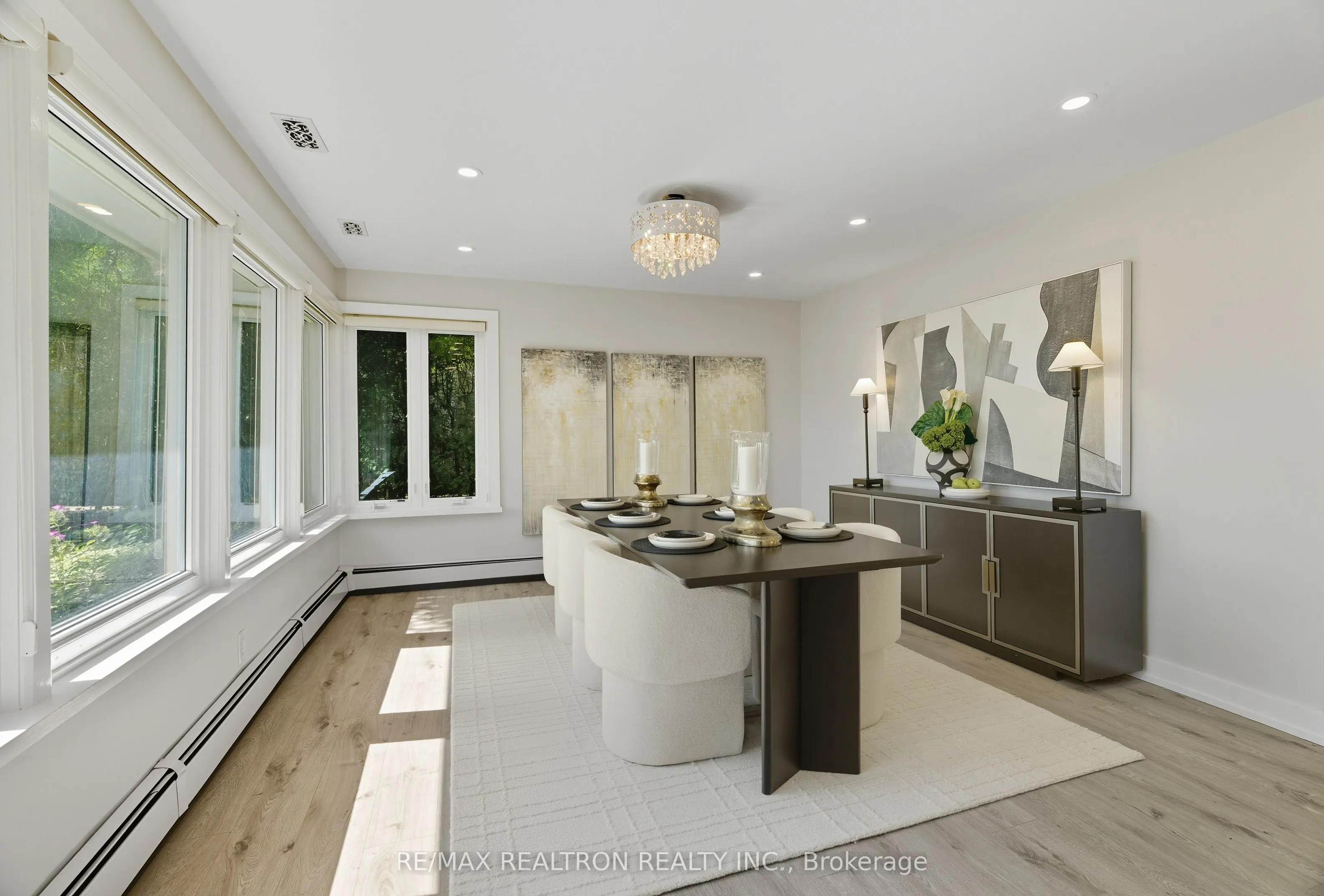 98 Rathburn Road