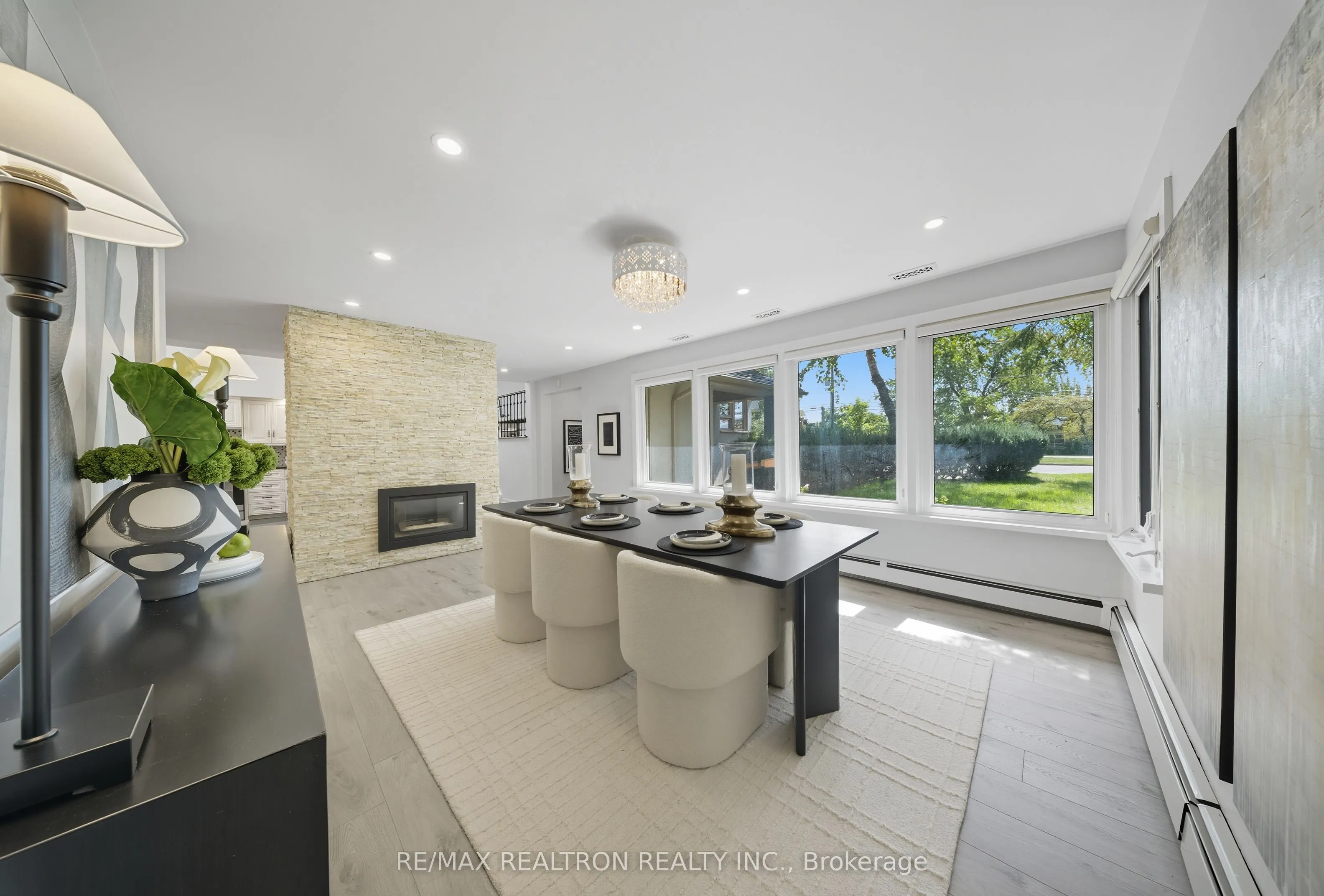 98 Rathburn Road