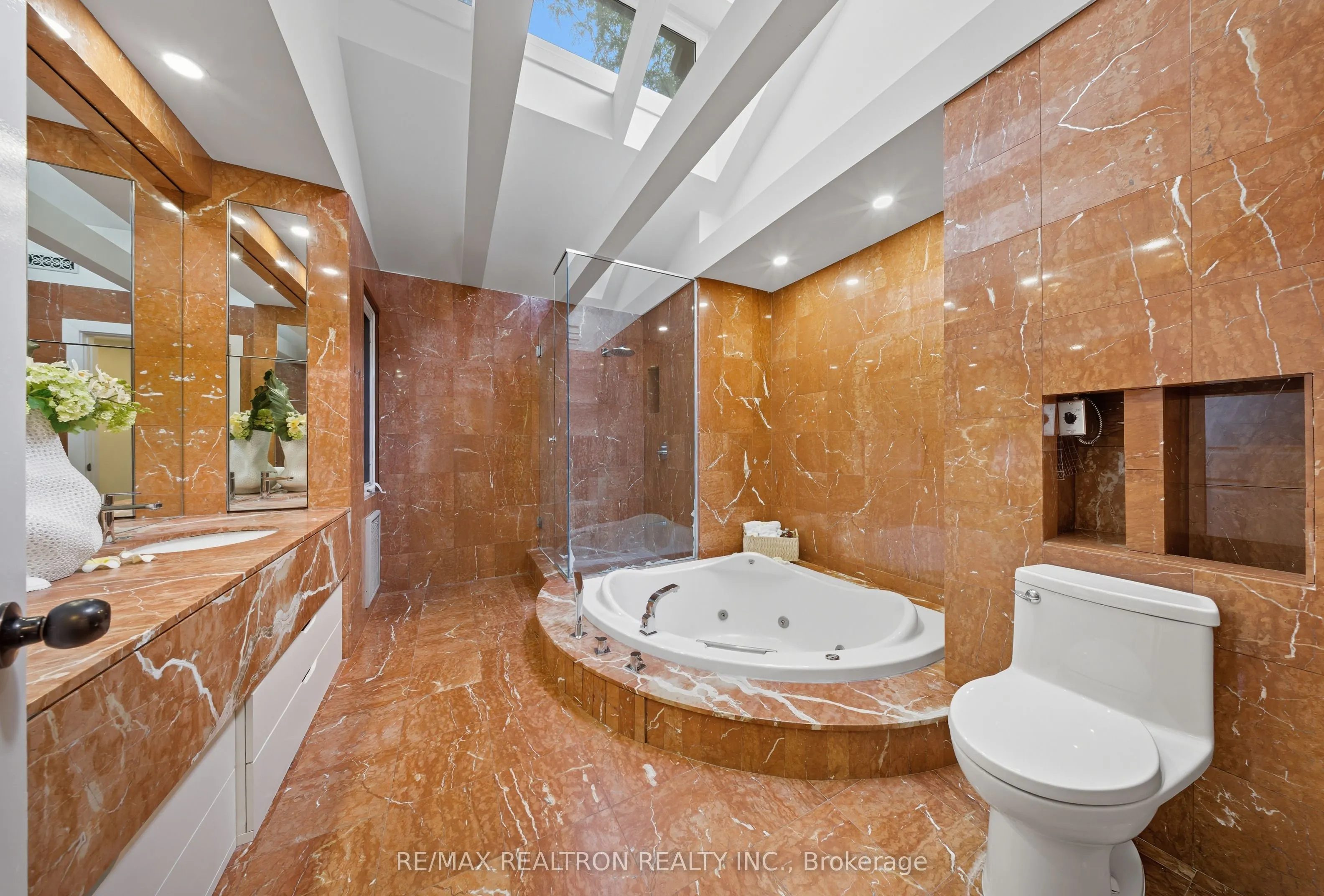 98 Rathburn Road