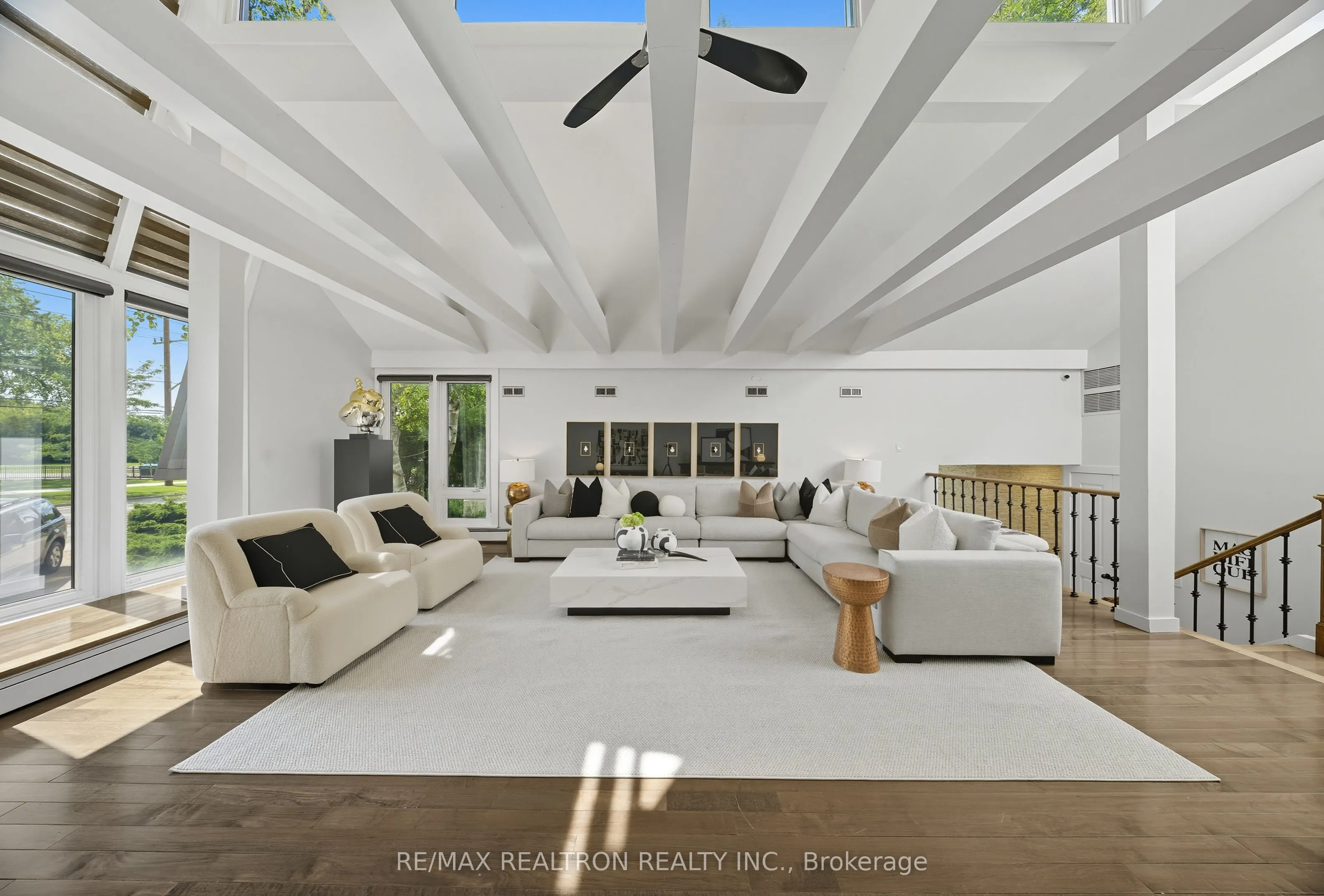98 Rathburn Road