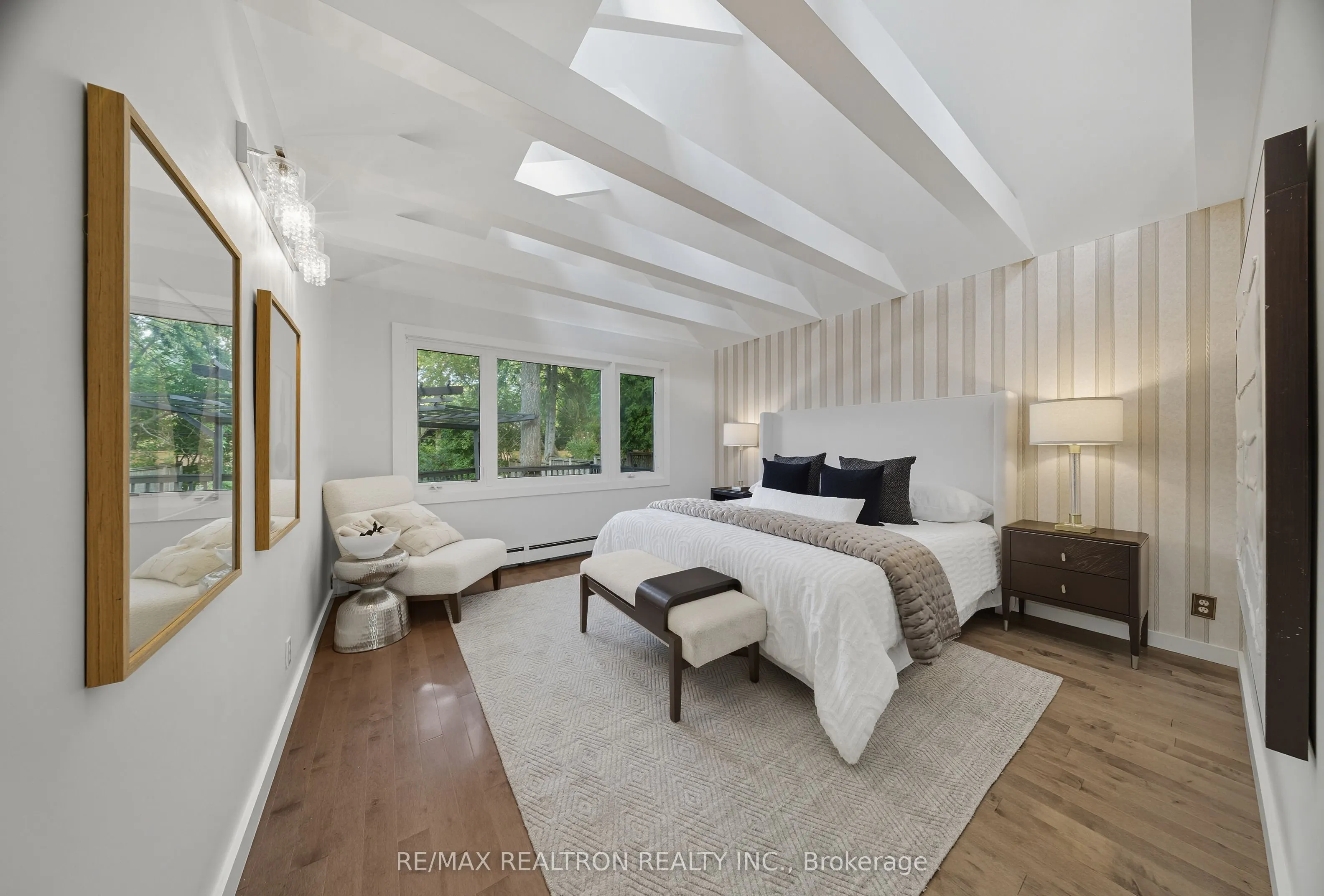 98 Rathburn Road