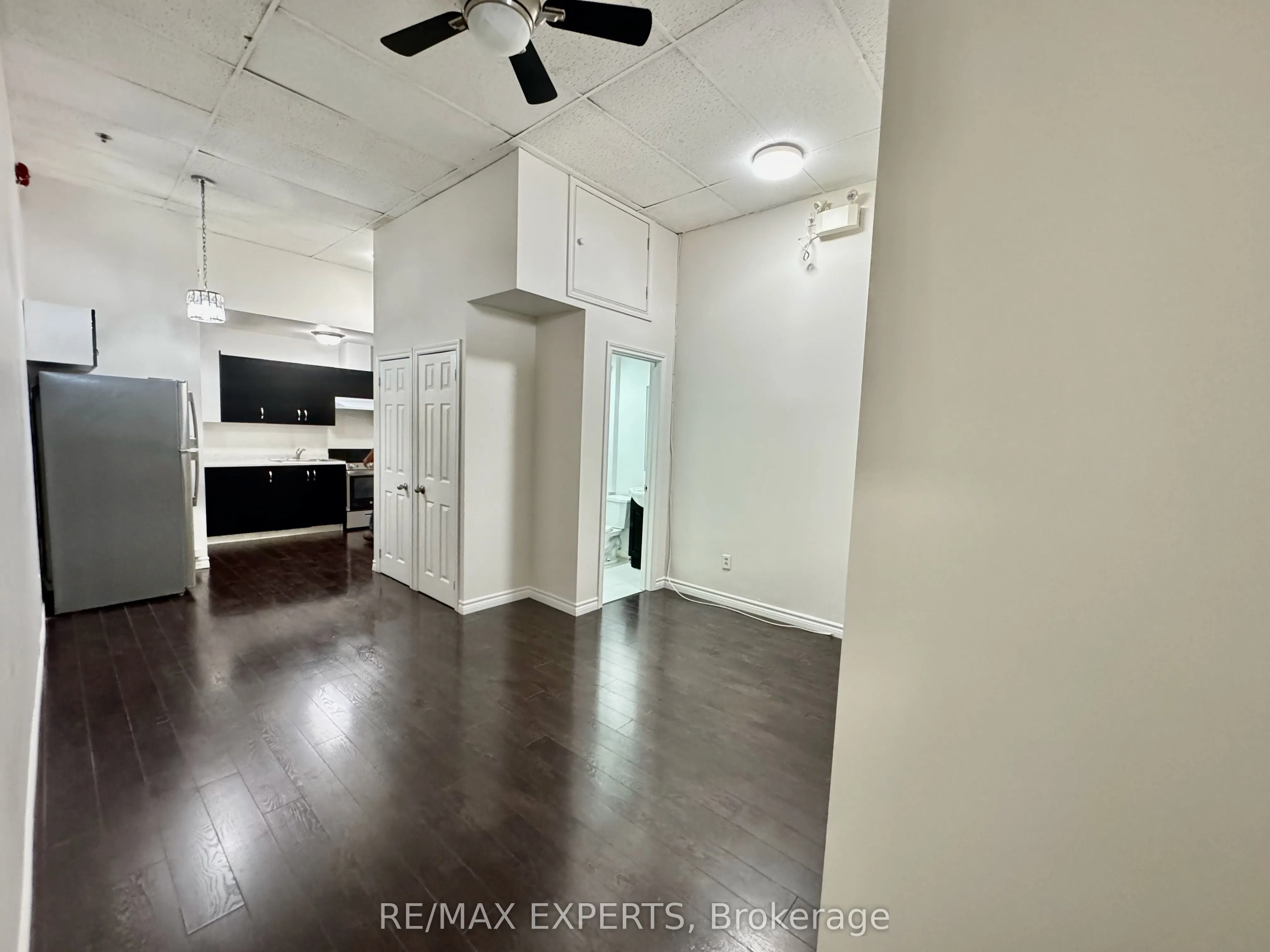 8 Main Street S, #101
