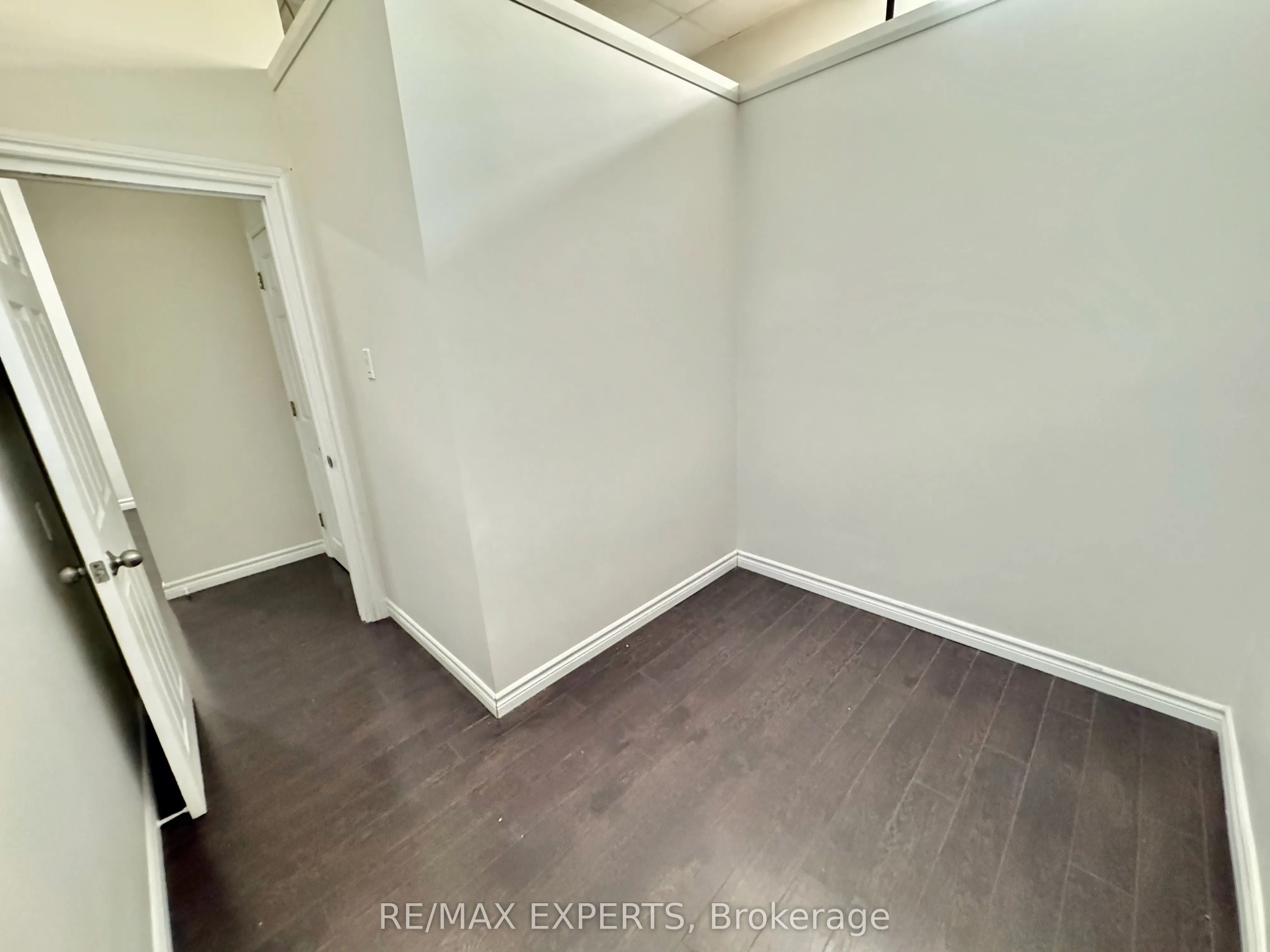 8 Main Street S, #101