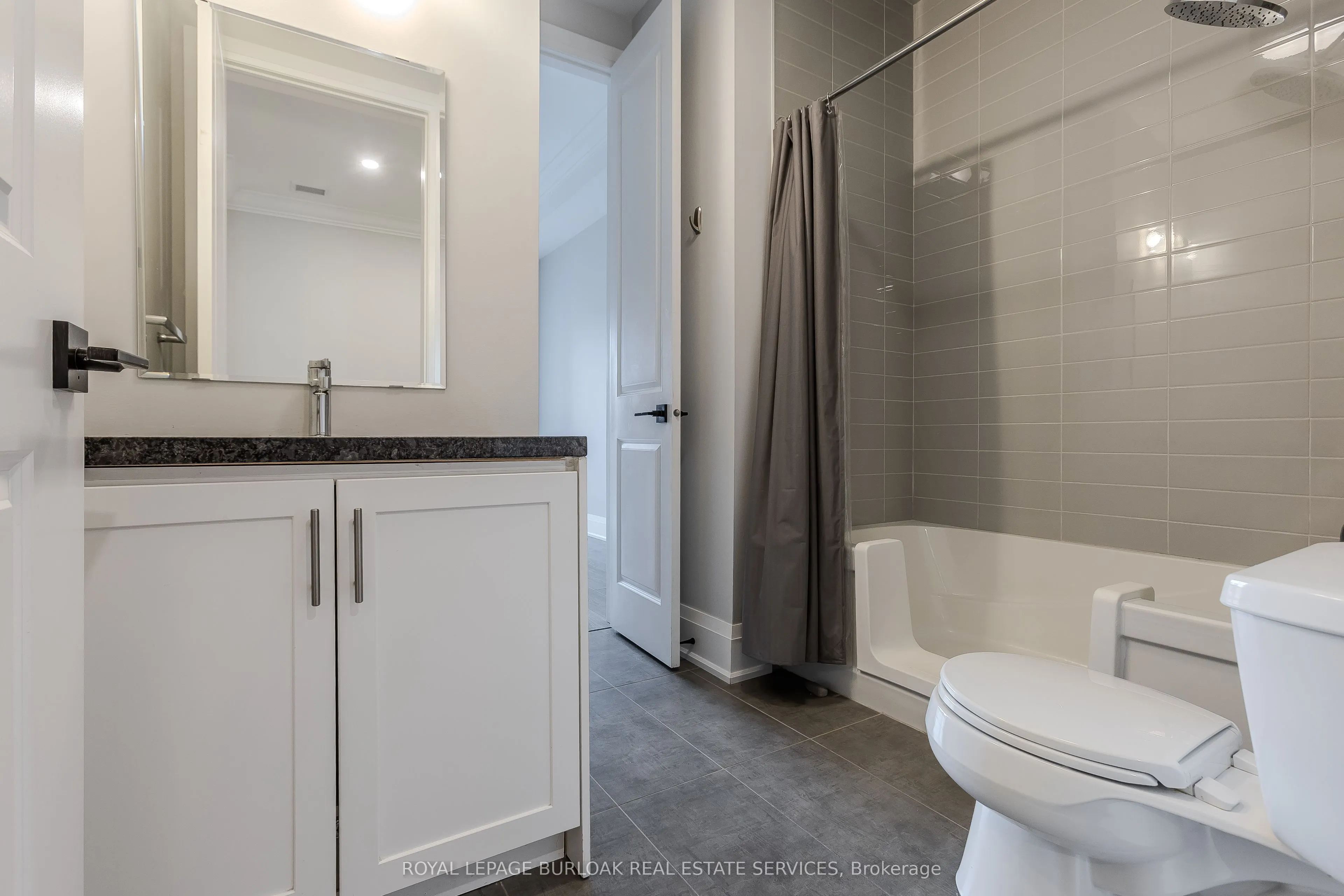4040 Upper Middle Road, #117