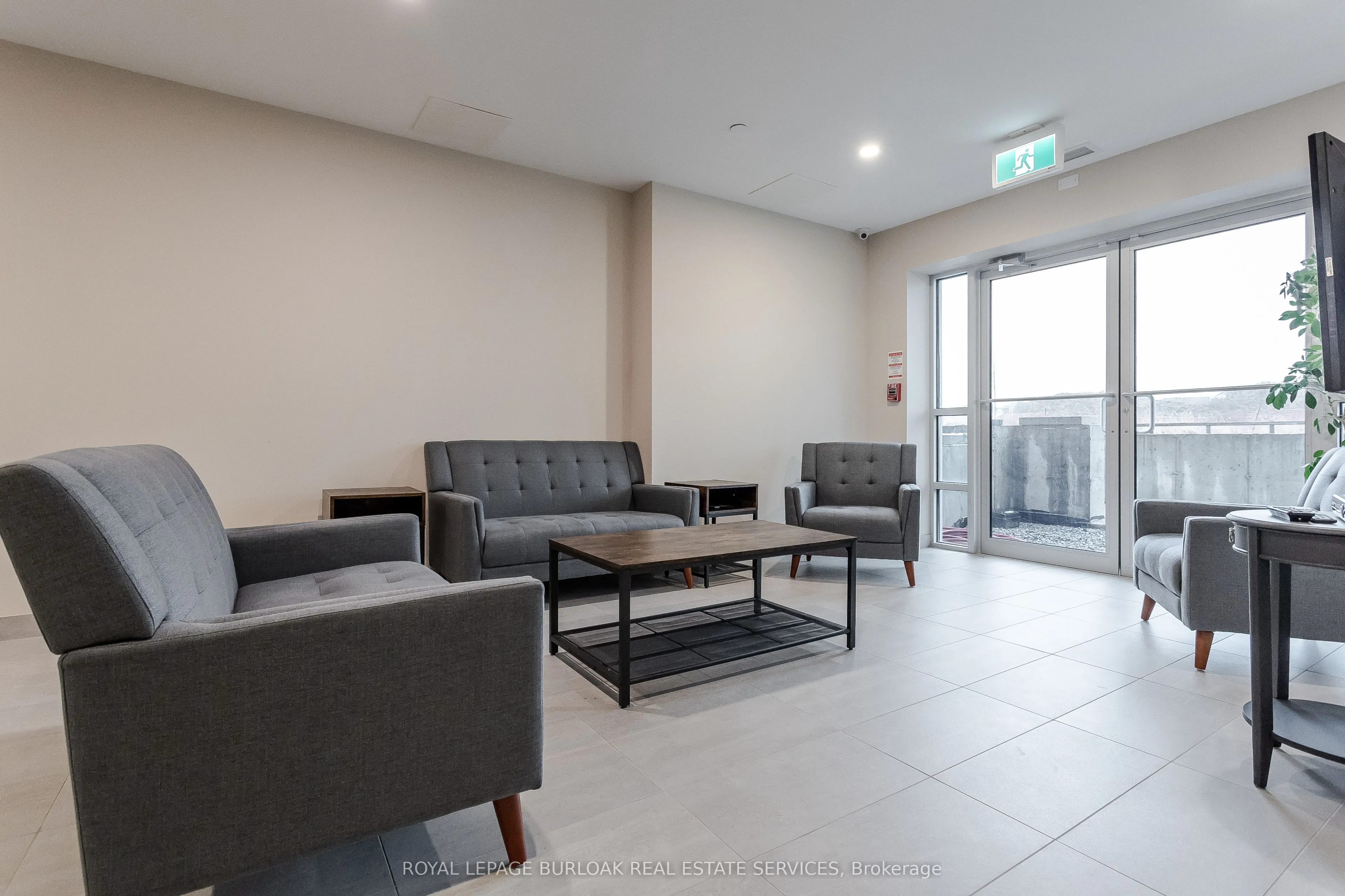 4040 Upper Middle Road, #117
