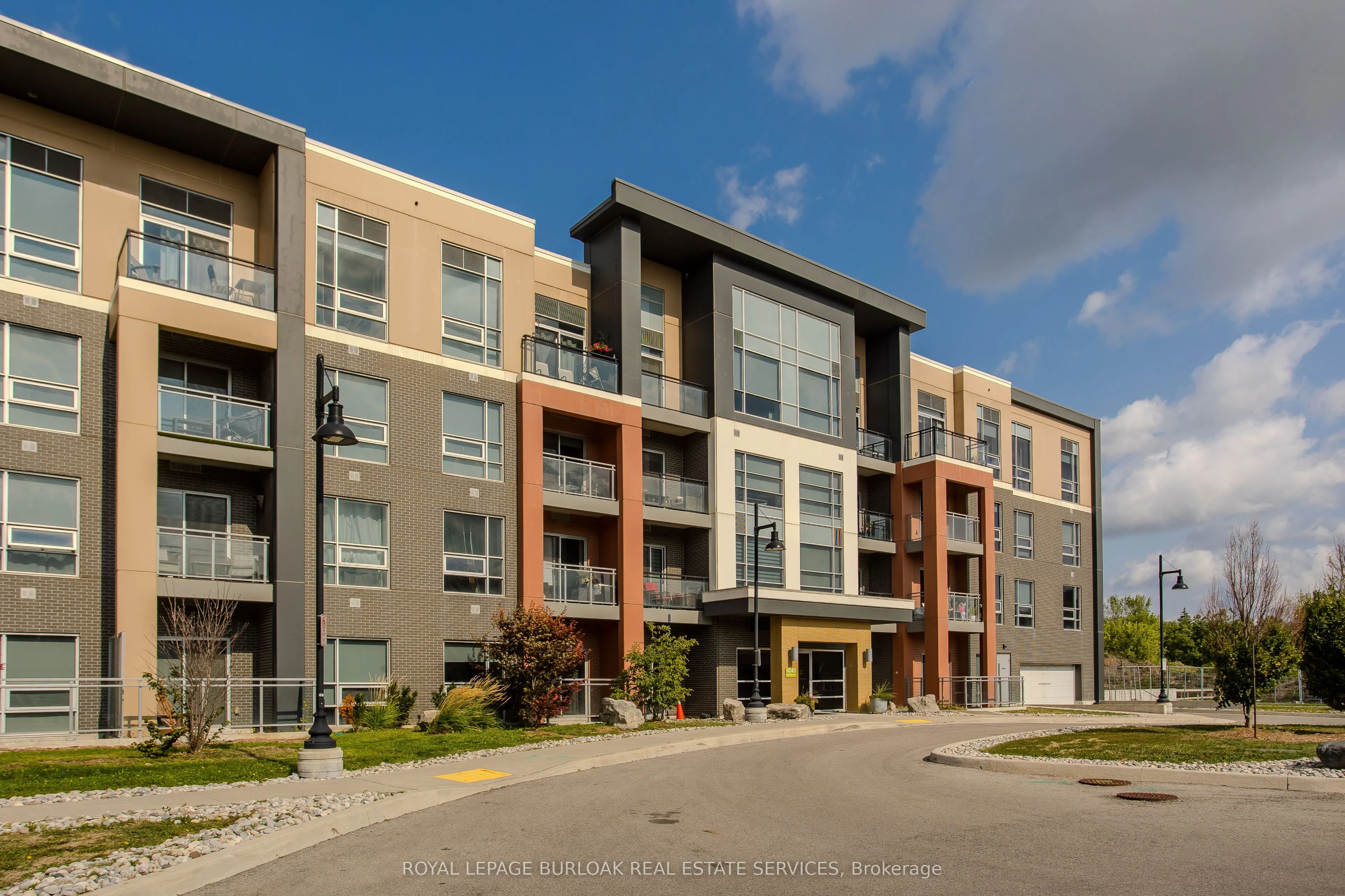 4040 Upper Middle Road, #117