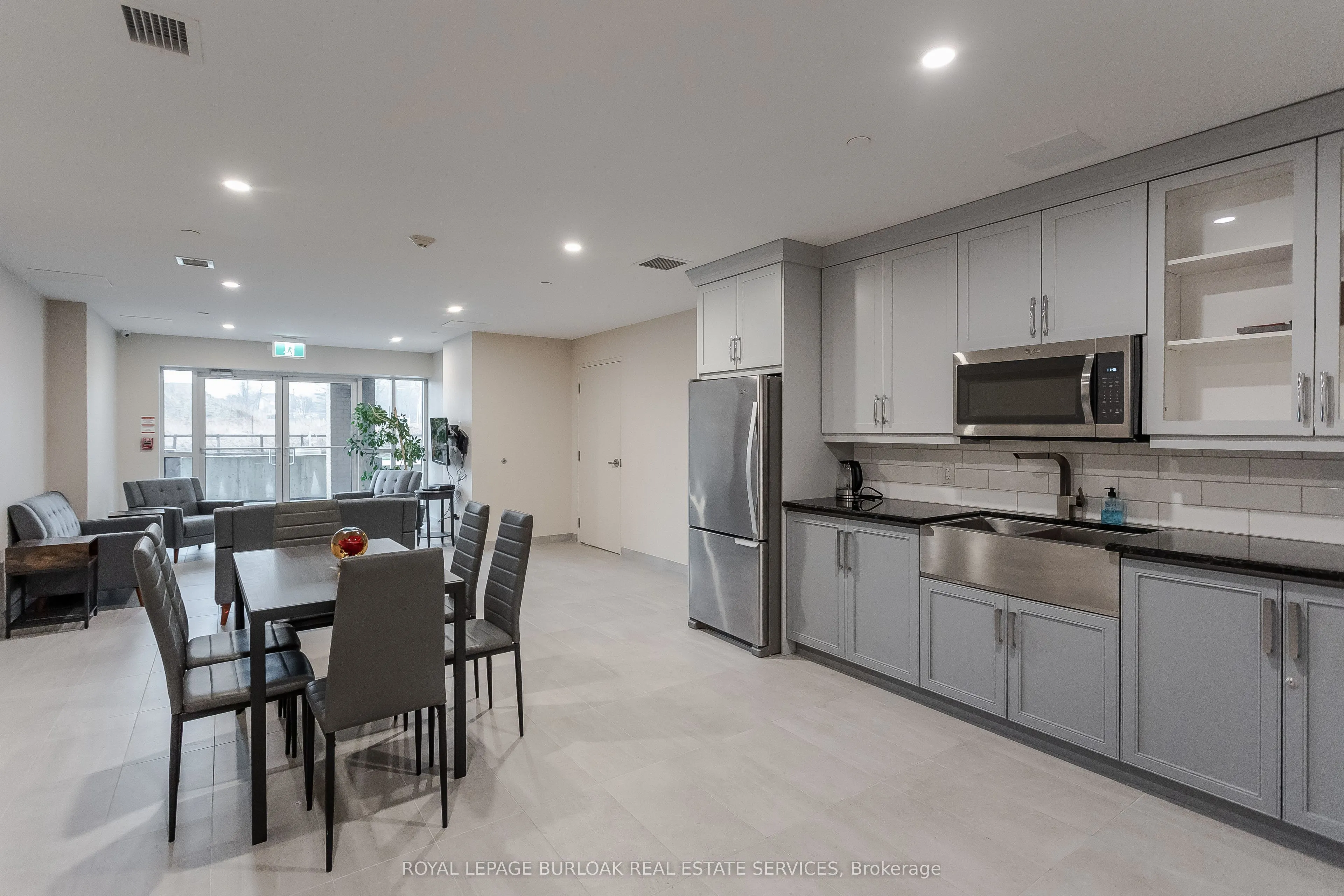 4040 Upper Middle Road, #117