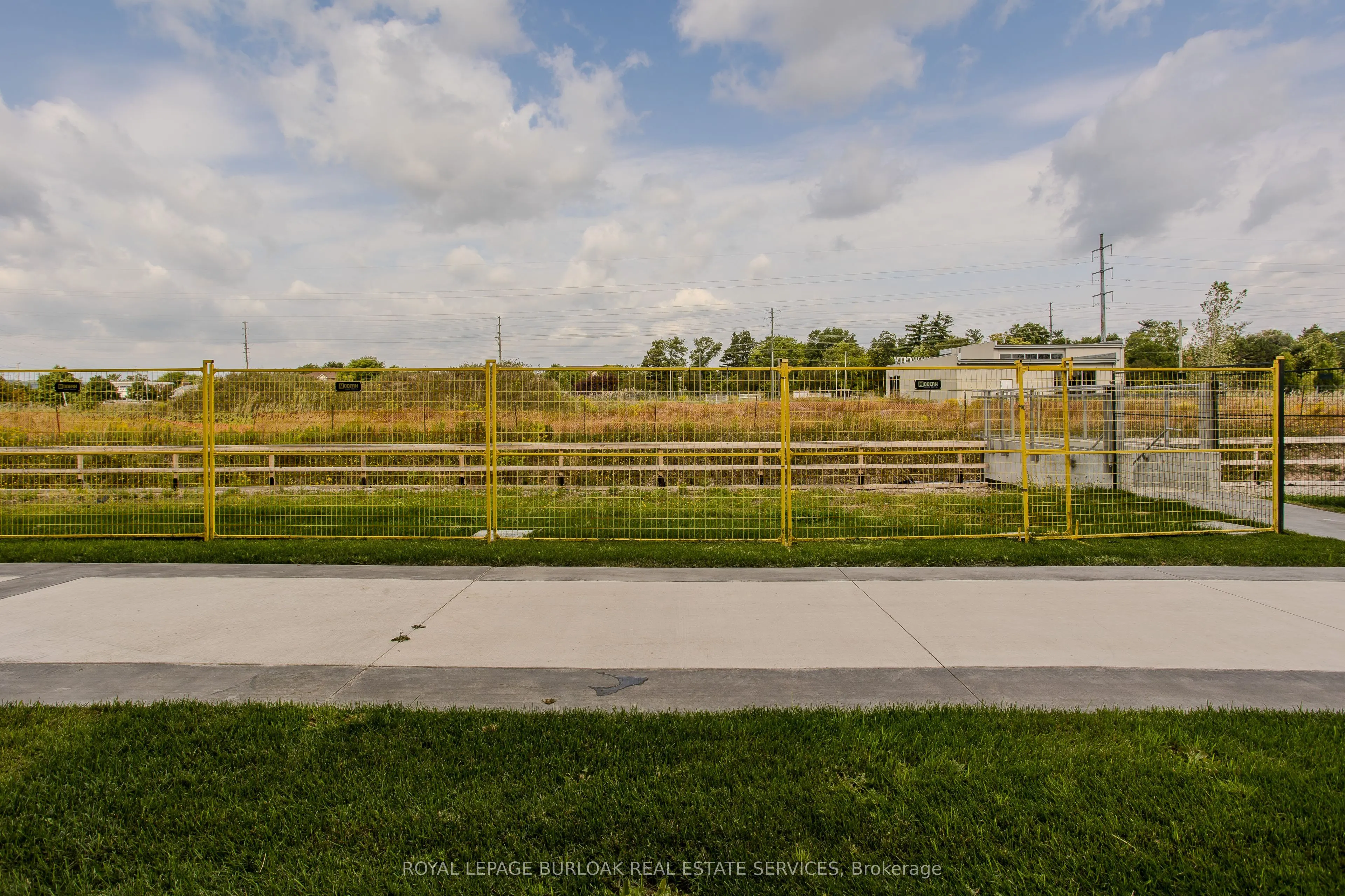 4040 Upper Middle Road, #117