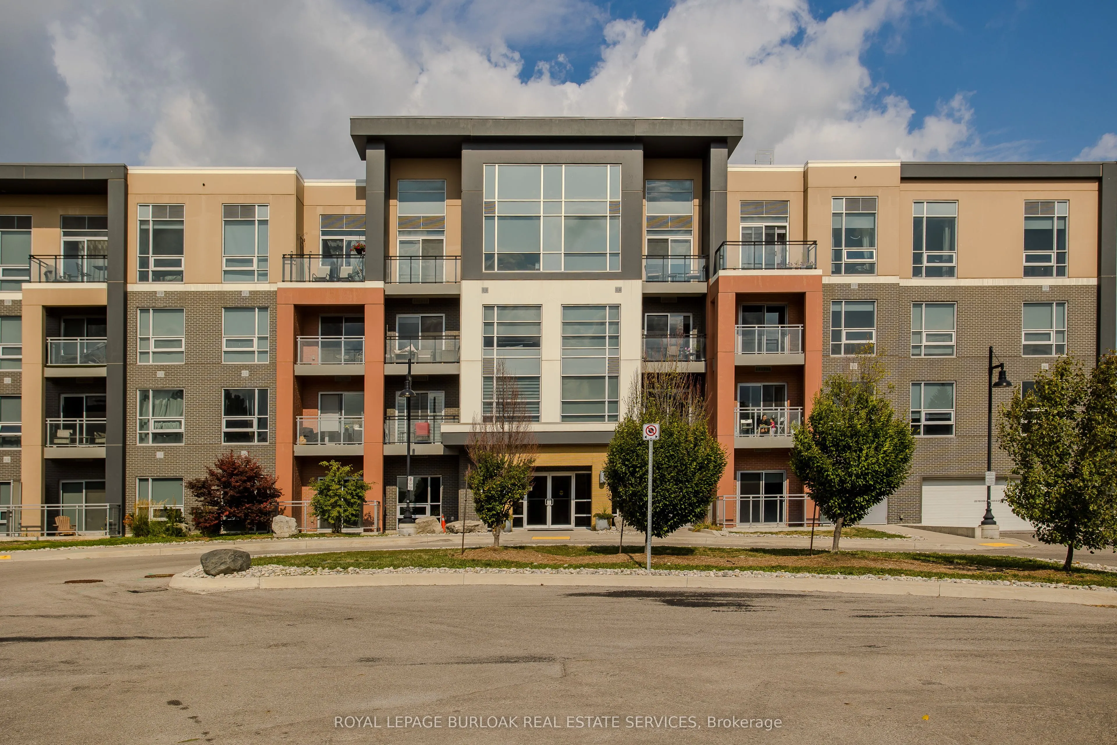 4040 Upper Middle Road, #117