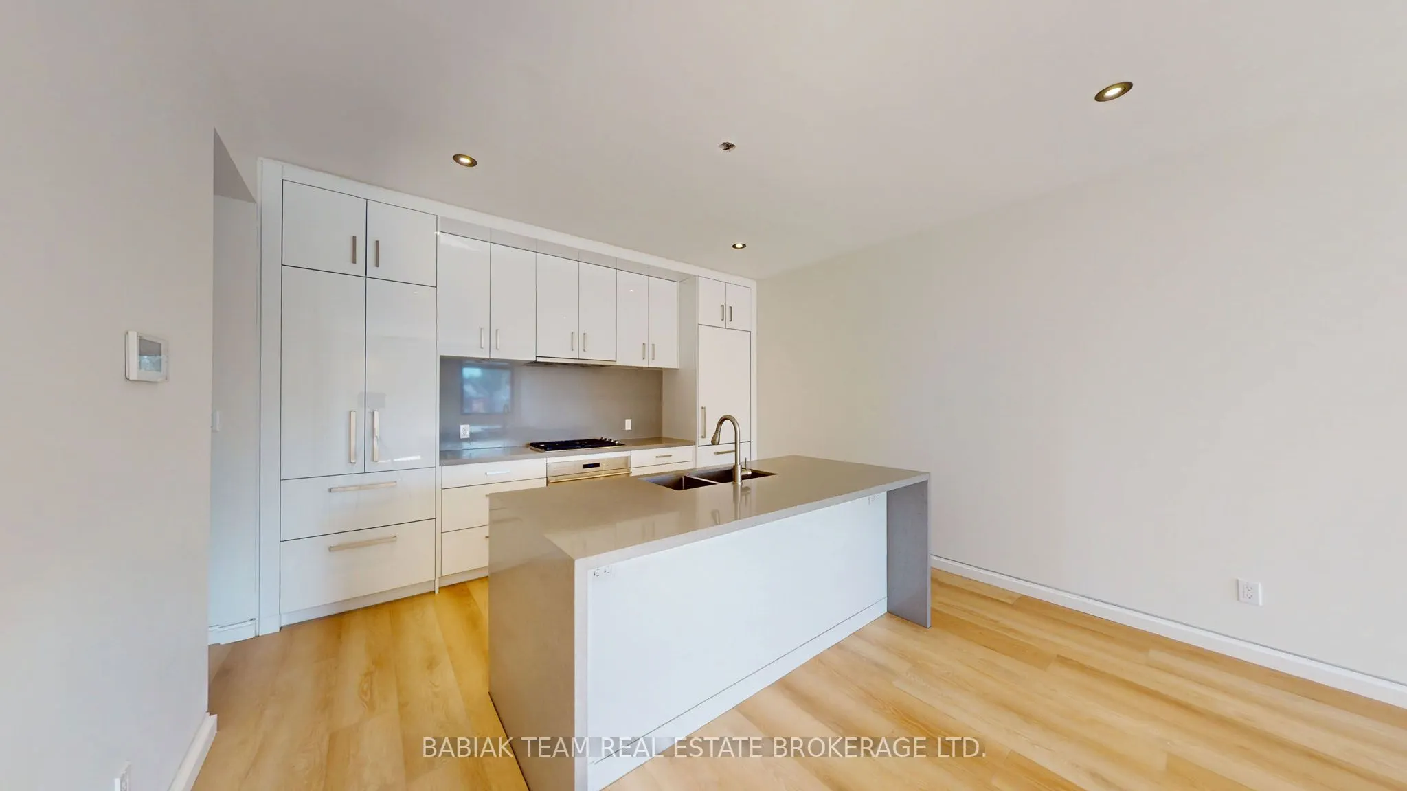 3212 Dundas Street W, #201