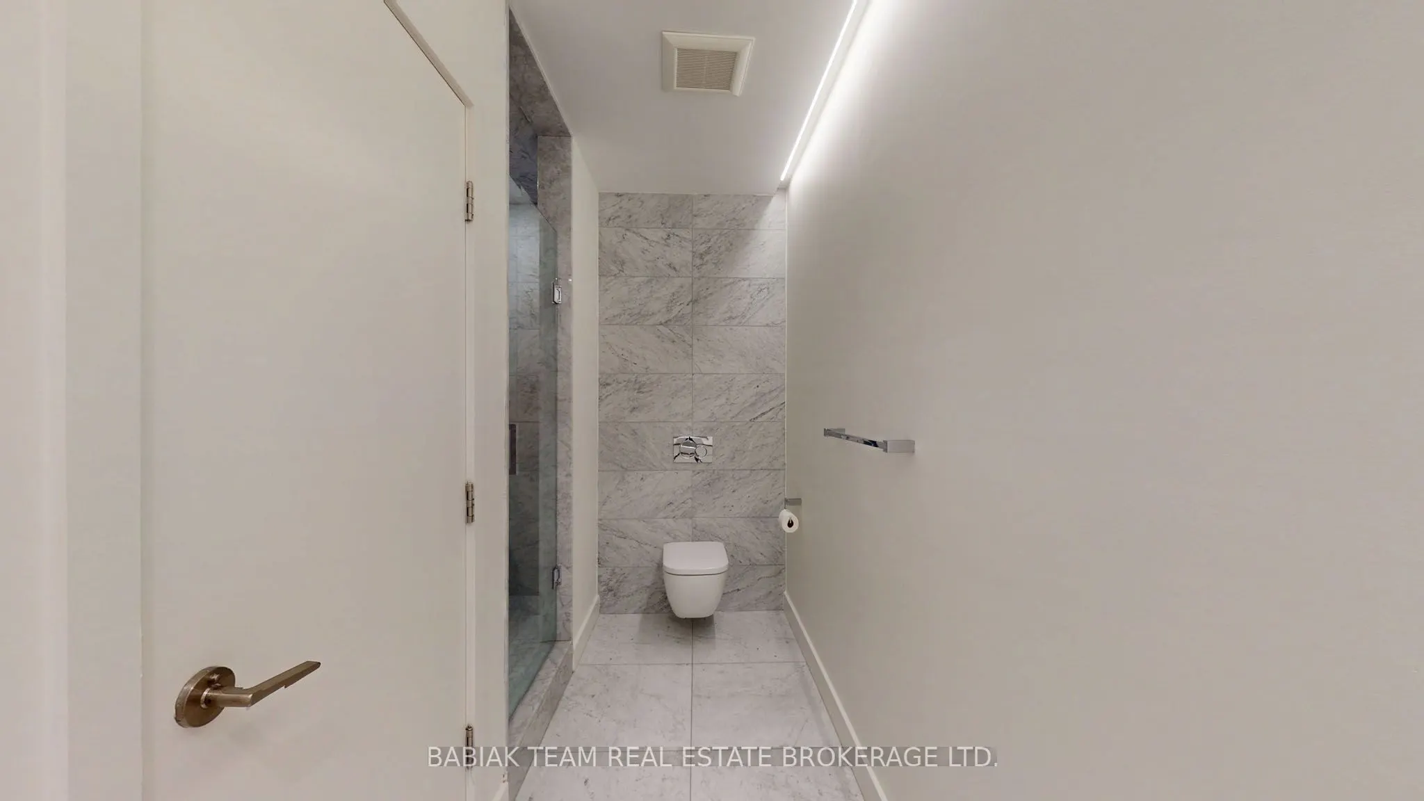 3212 Dundas Street W, #201