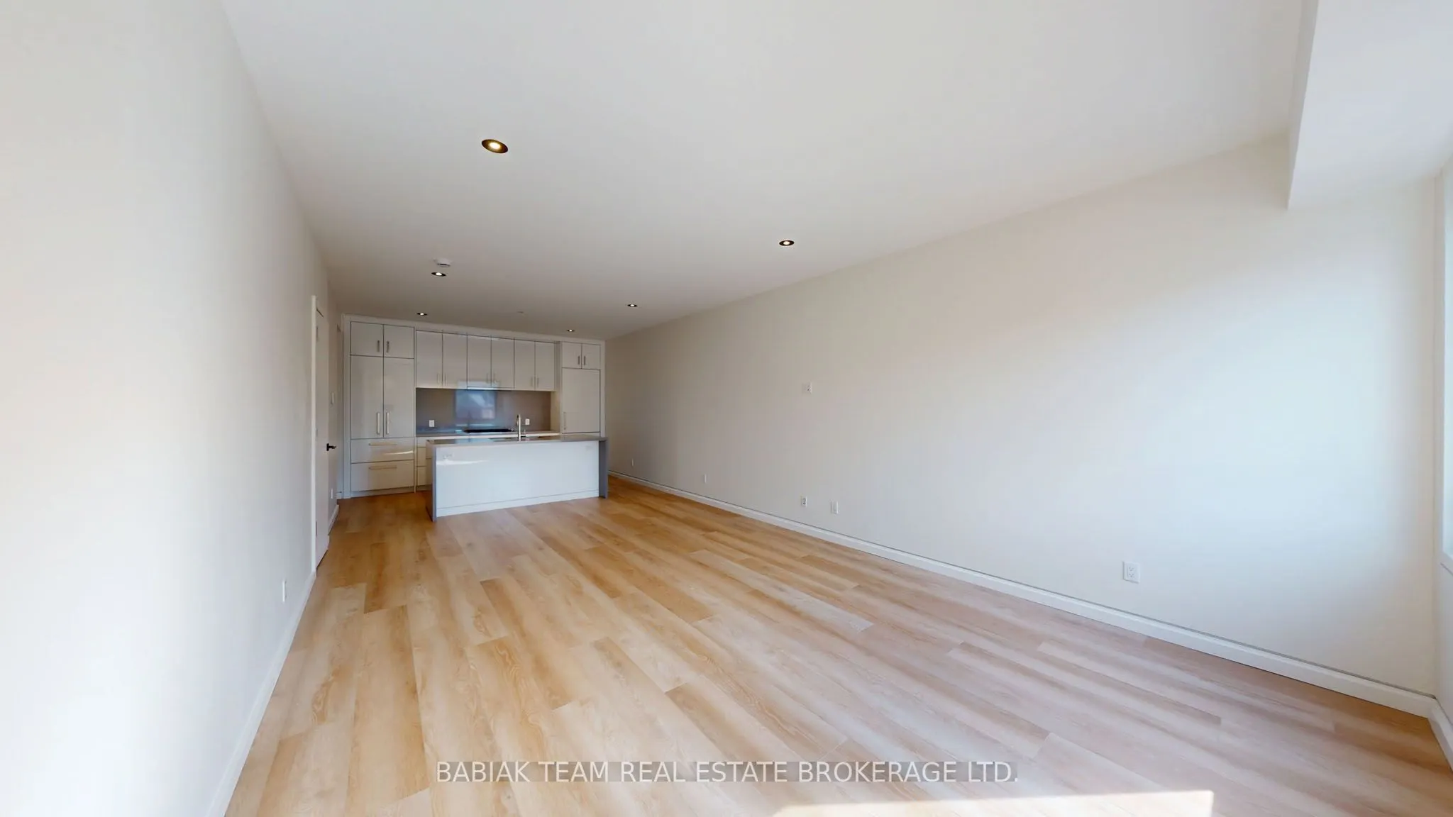 3212 Dundas Street W, #201