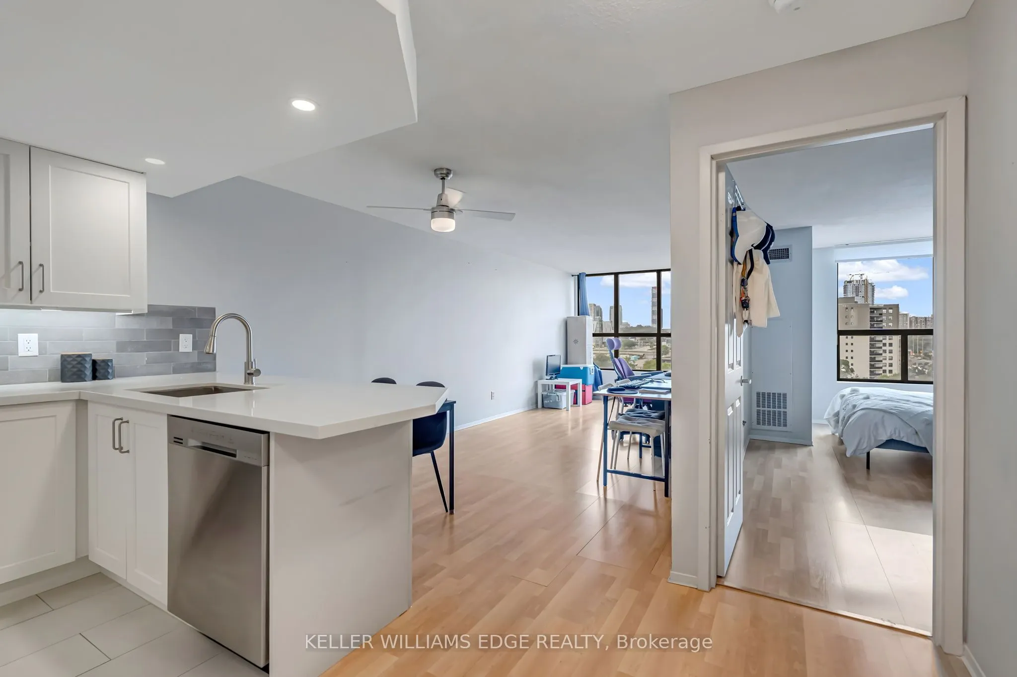 25 Agnes Street, #903