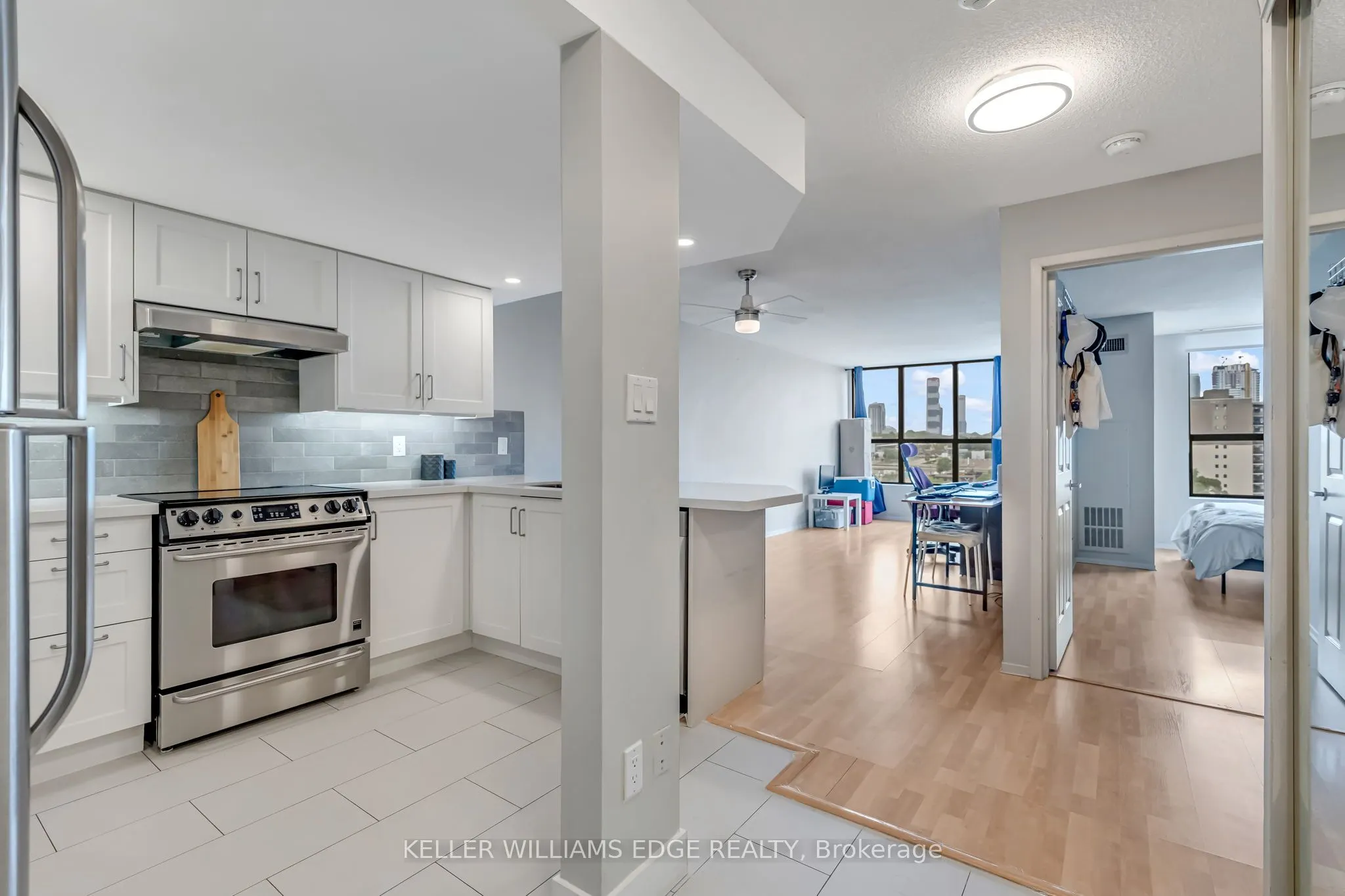 25 Agnes Street, #903