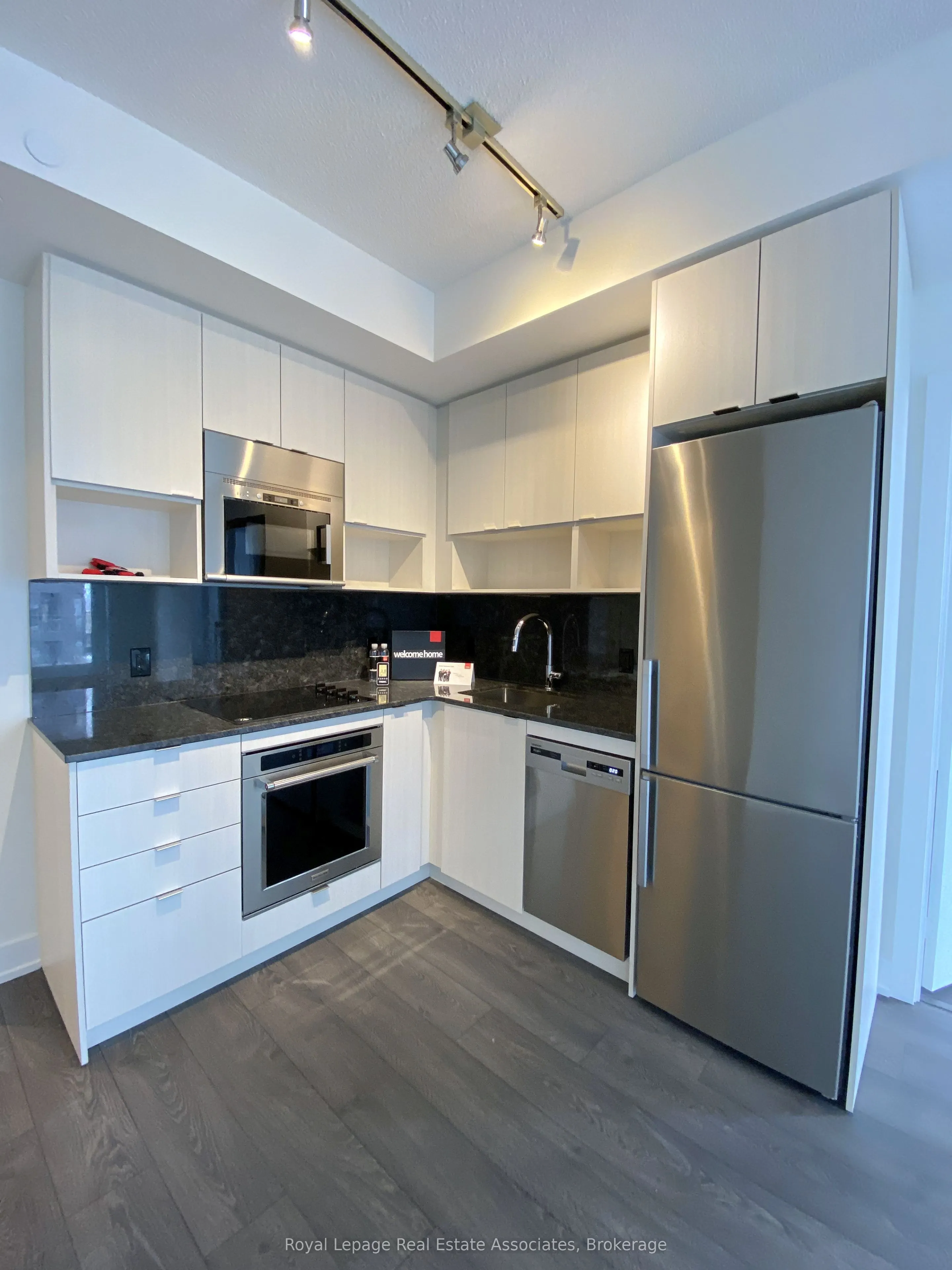7 Mabelle Avenue, #3101