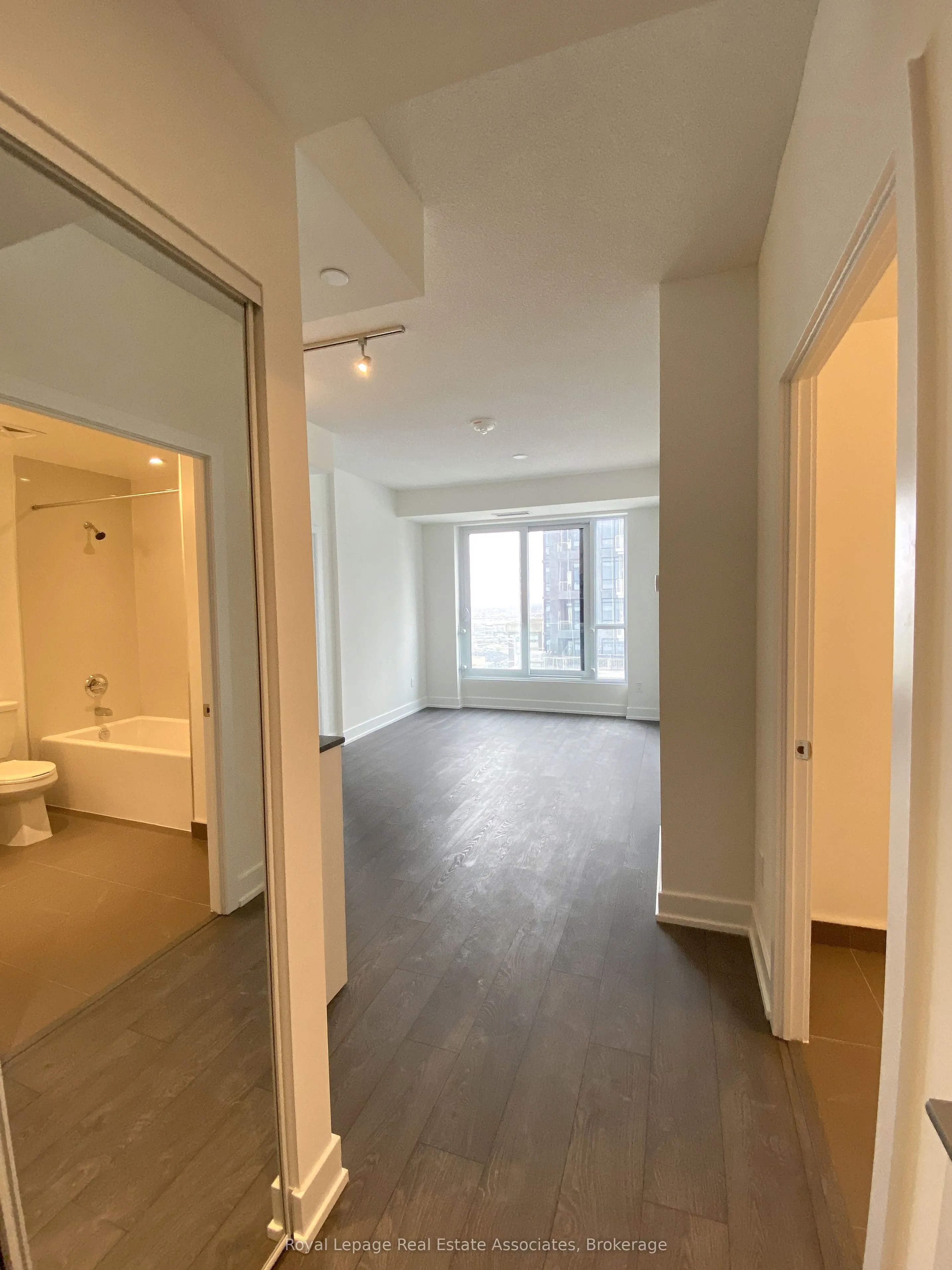 7 Mabelle Avenue, #3101