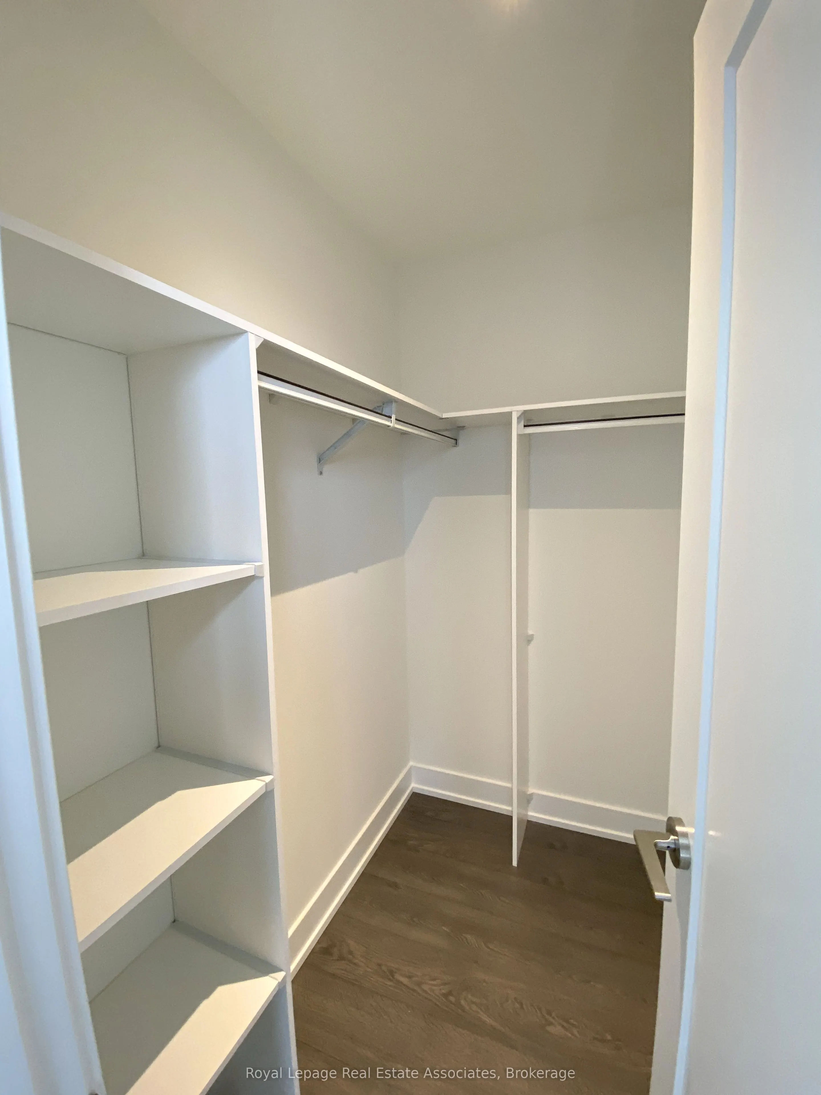 7 Mabelle Avenue, #3101