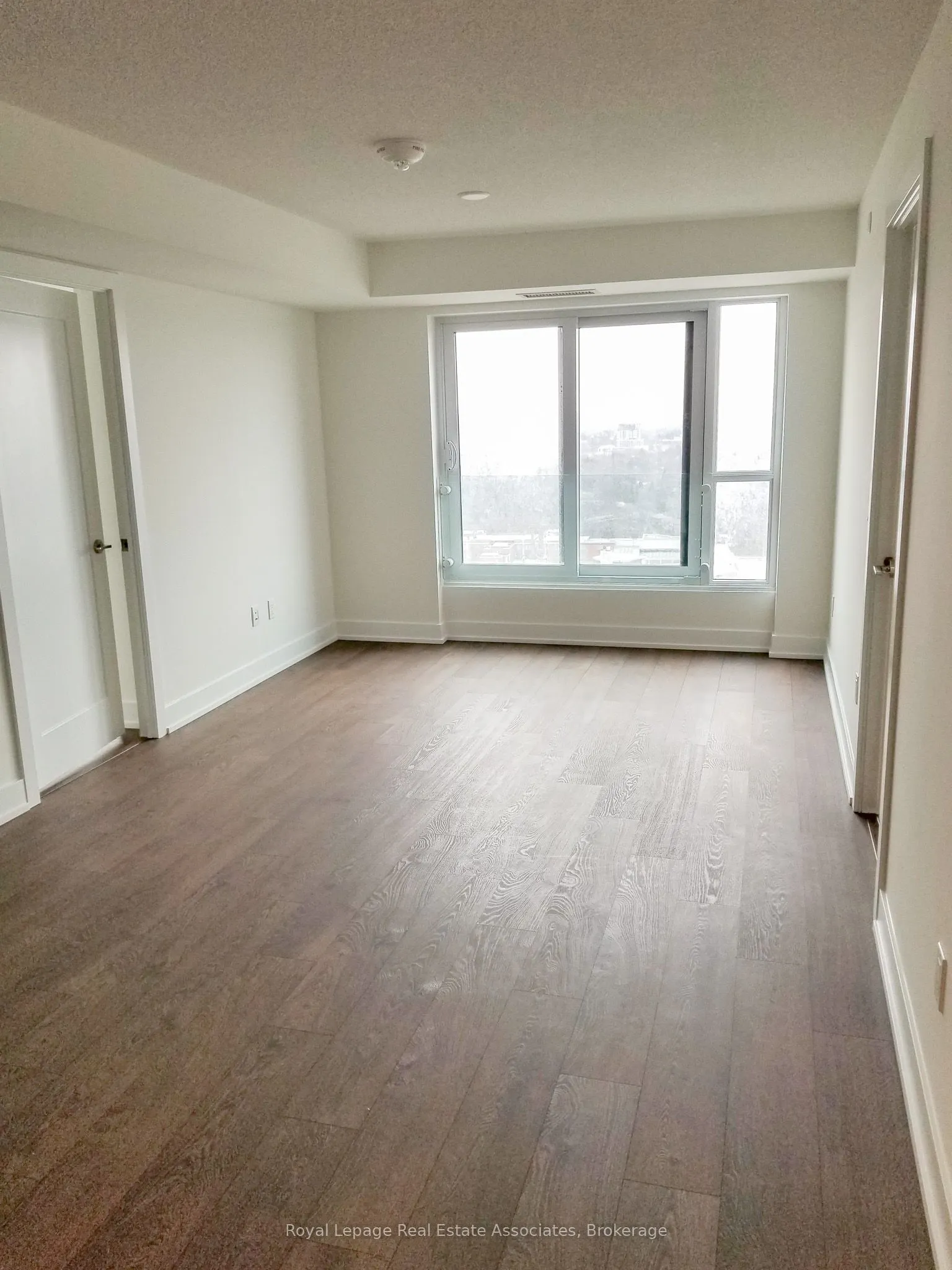 7 Mabelle Avenue, #2707