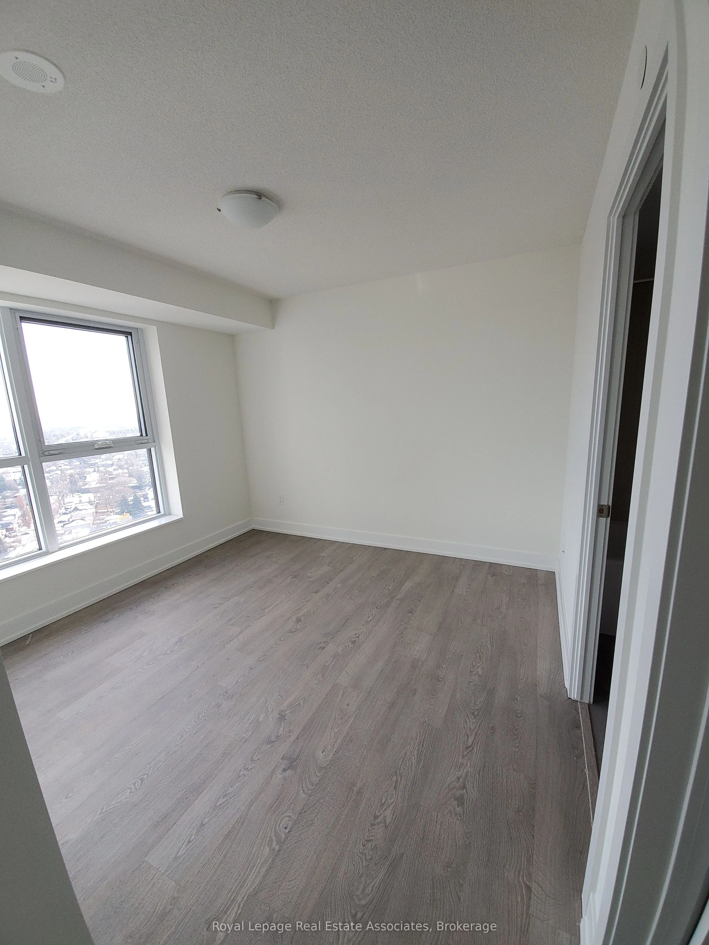 9 Mabelle Avenue, #2622