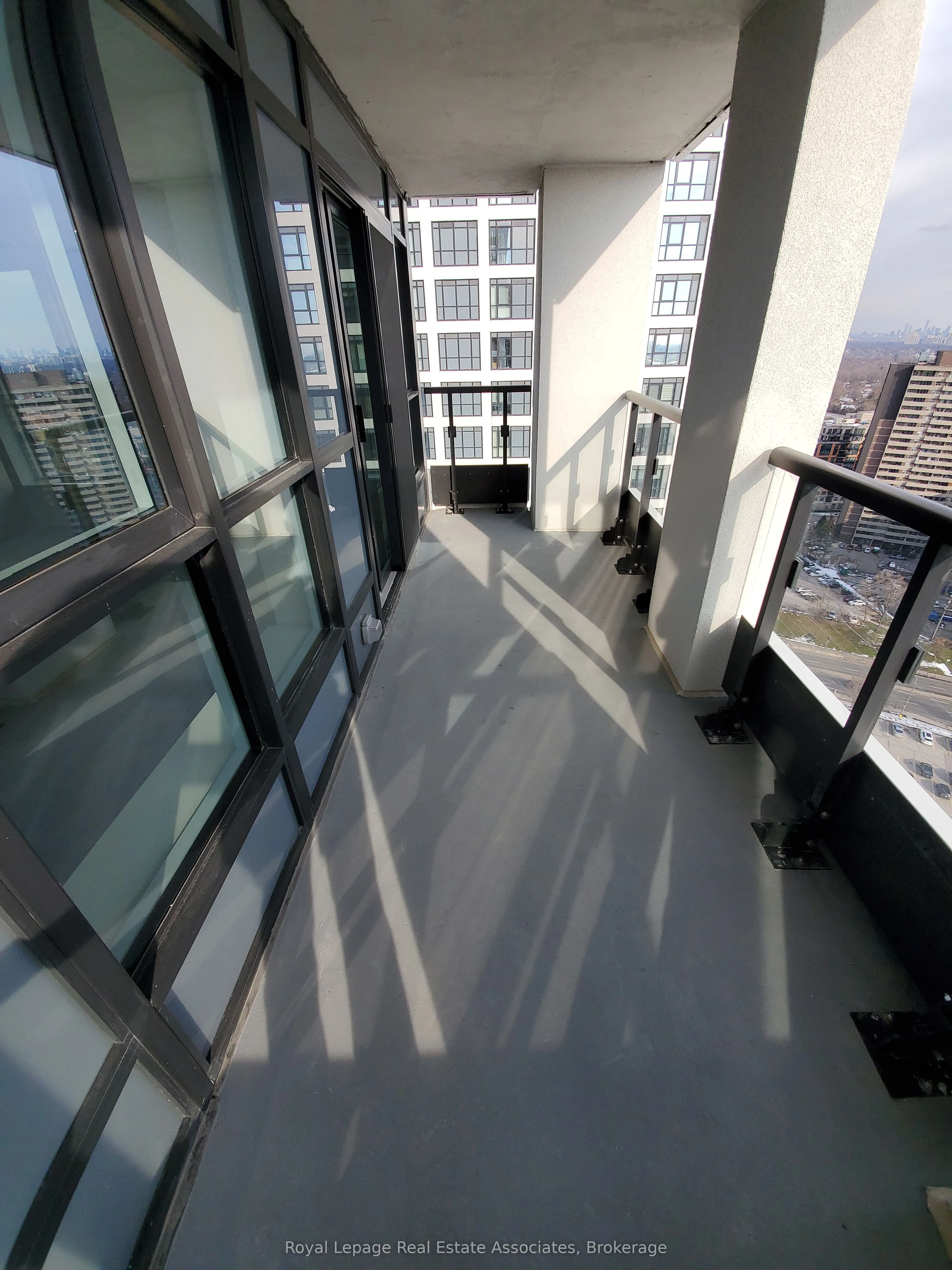 9 Mabelle Avenue, #2622