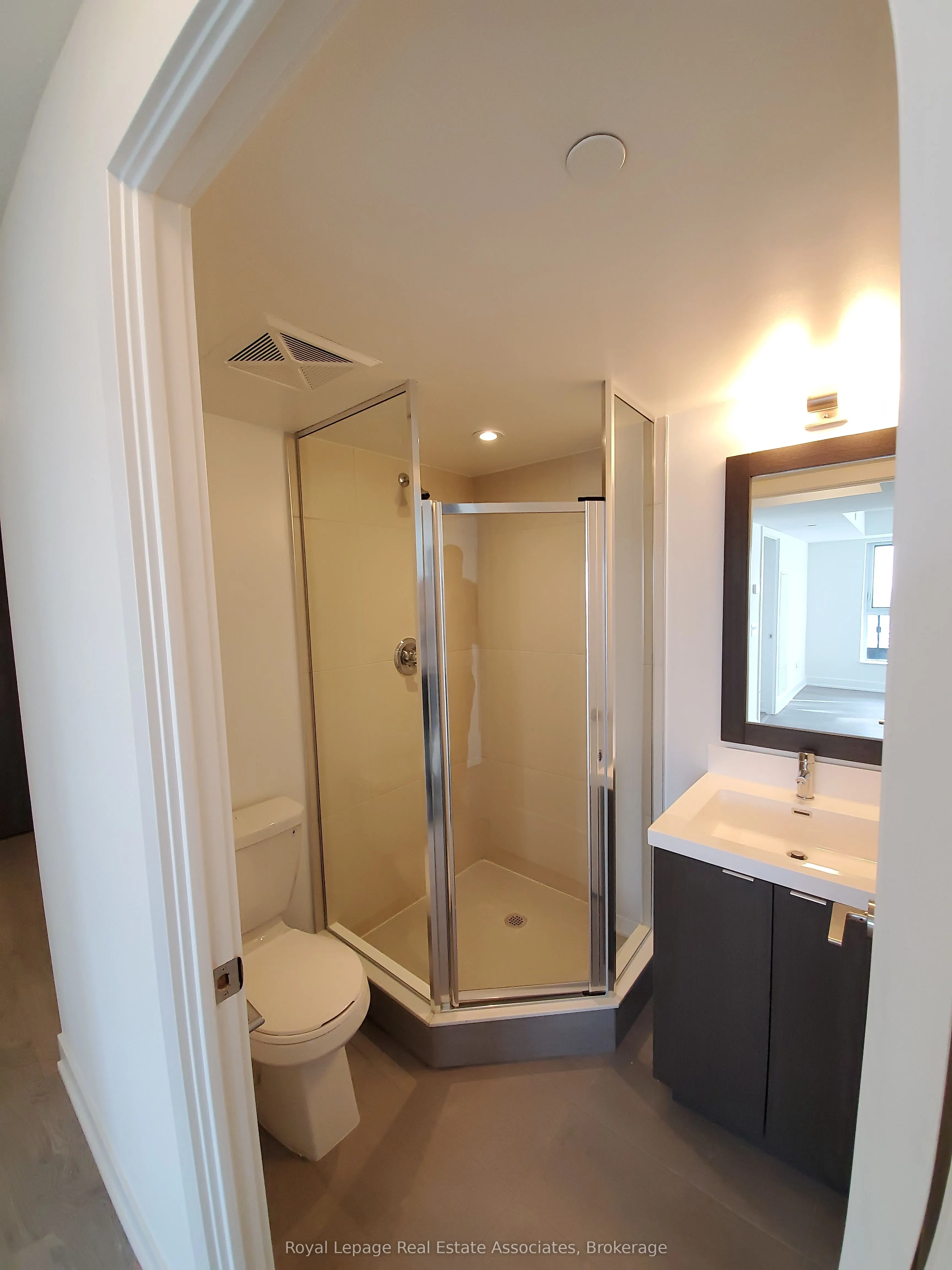 9 Mabelle Avenue, #2622