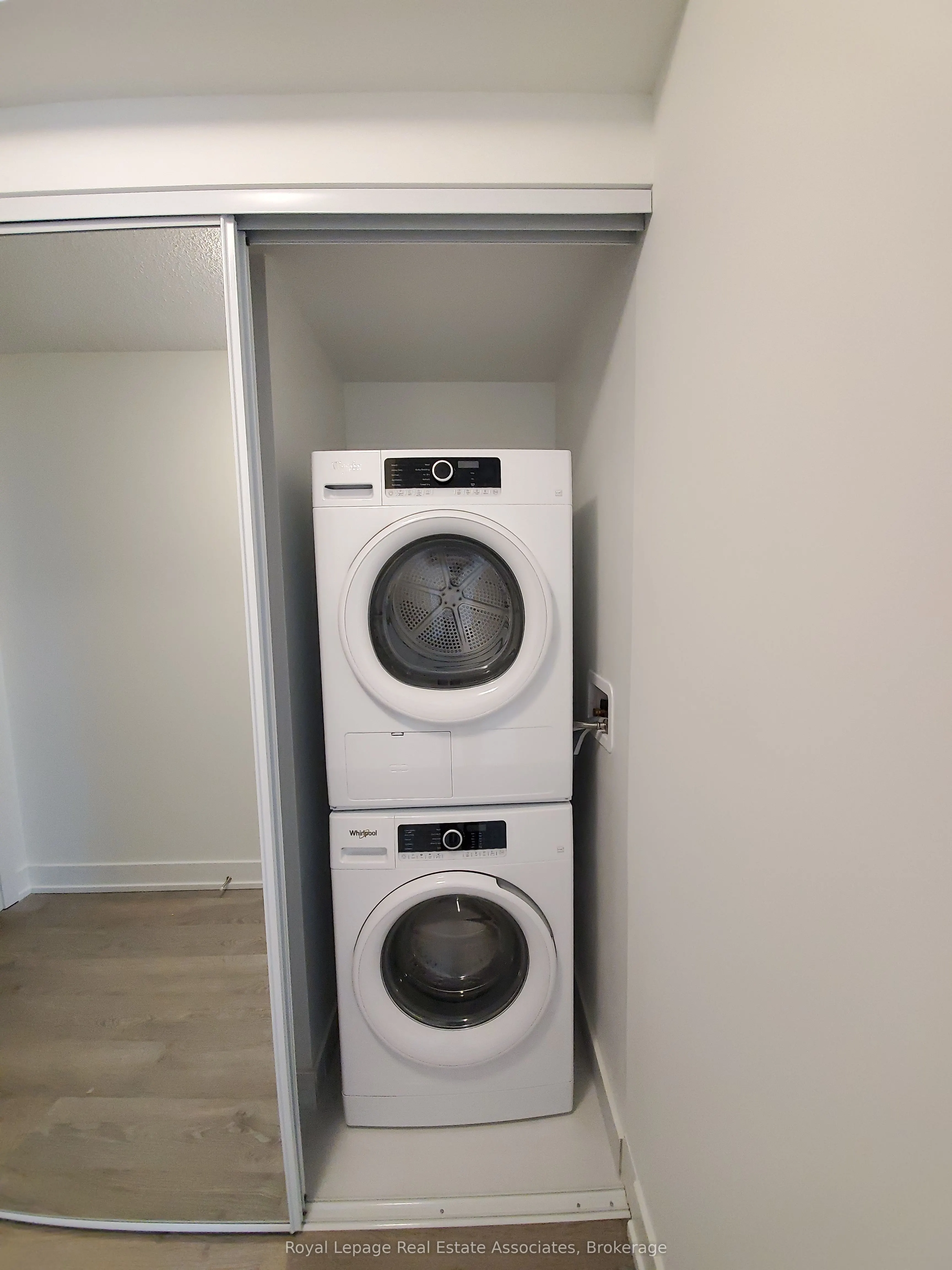9 Mabelle Avenue, #2622