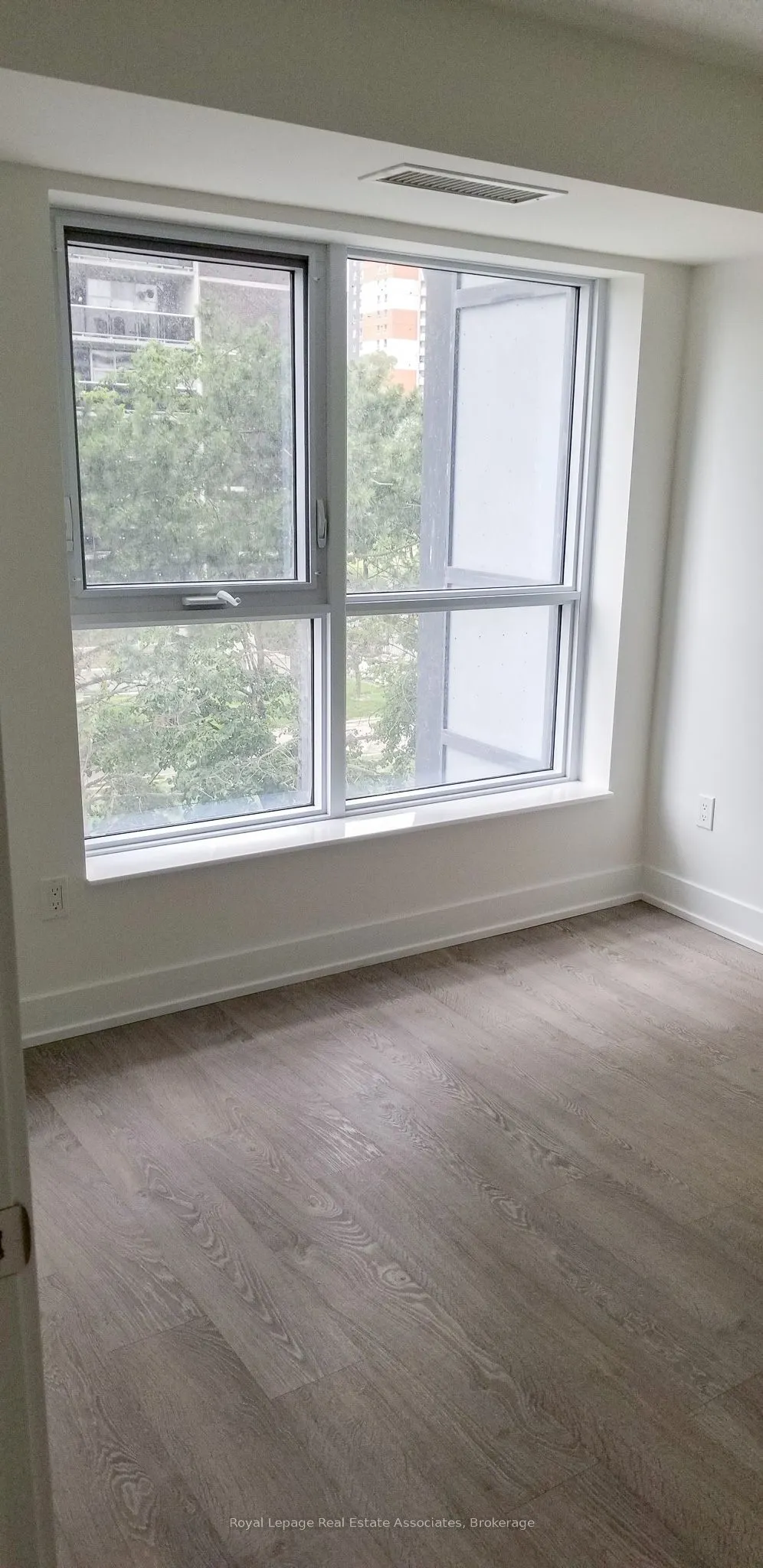 9 Mabelle Avenue, #315