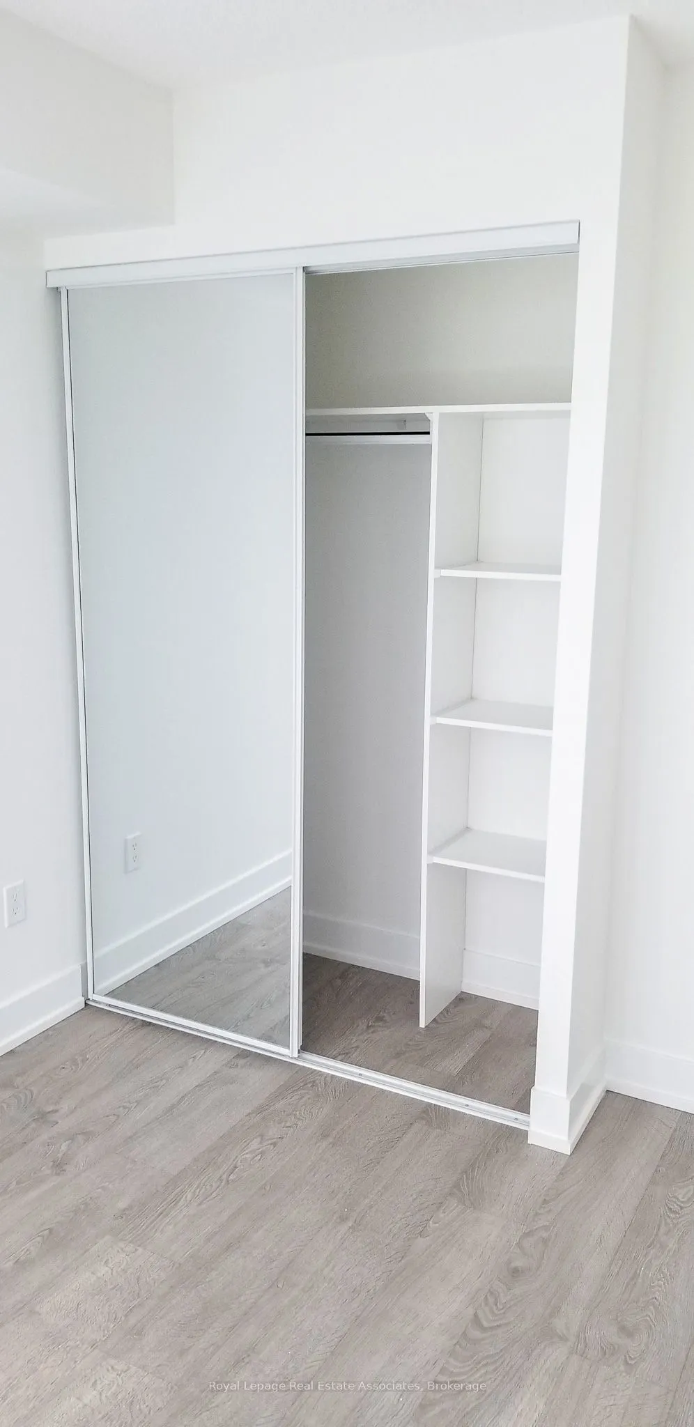 9 Mabelle Avenue, #315