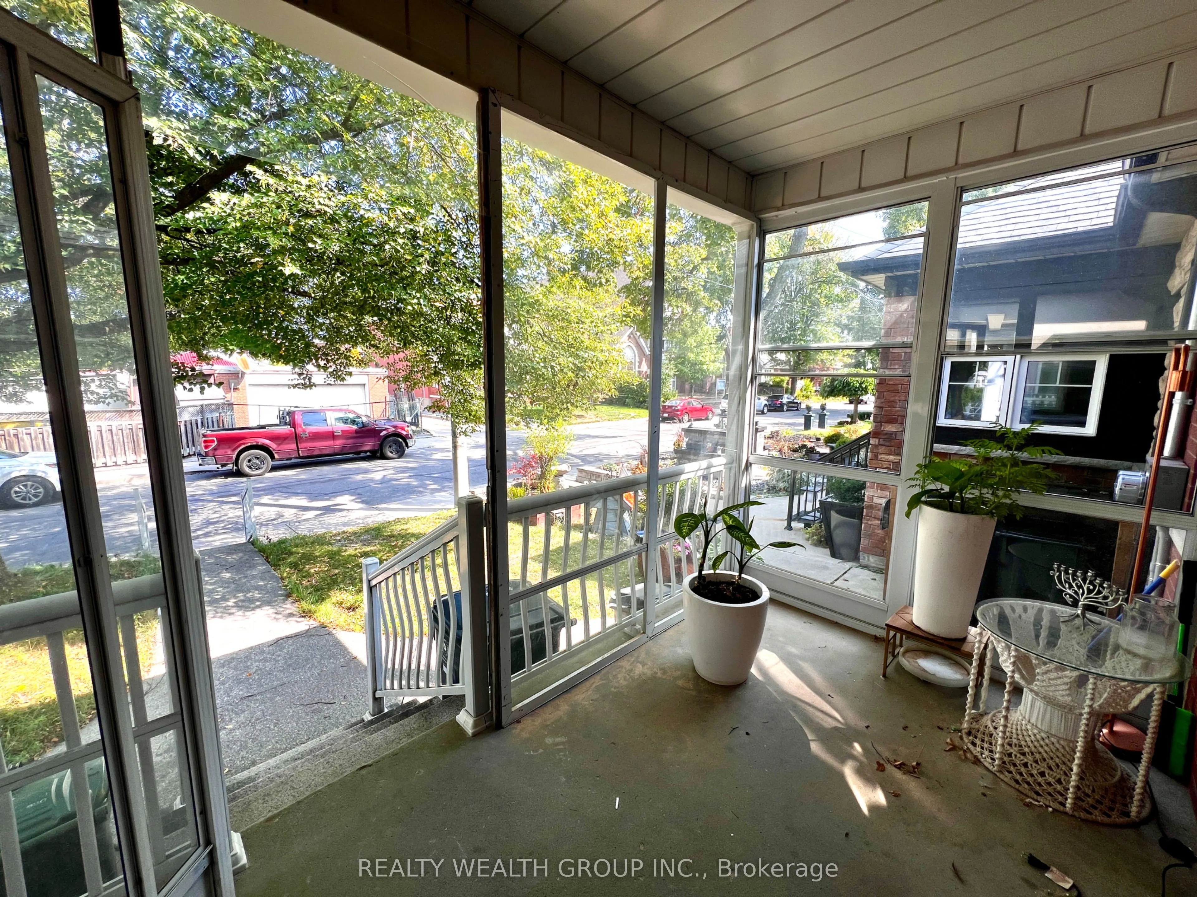 166 Harvie Avenue