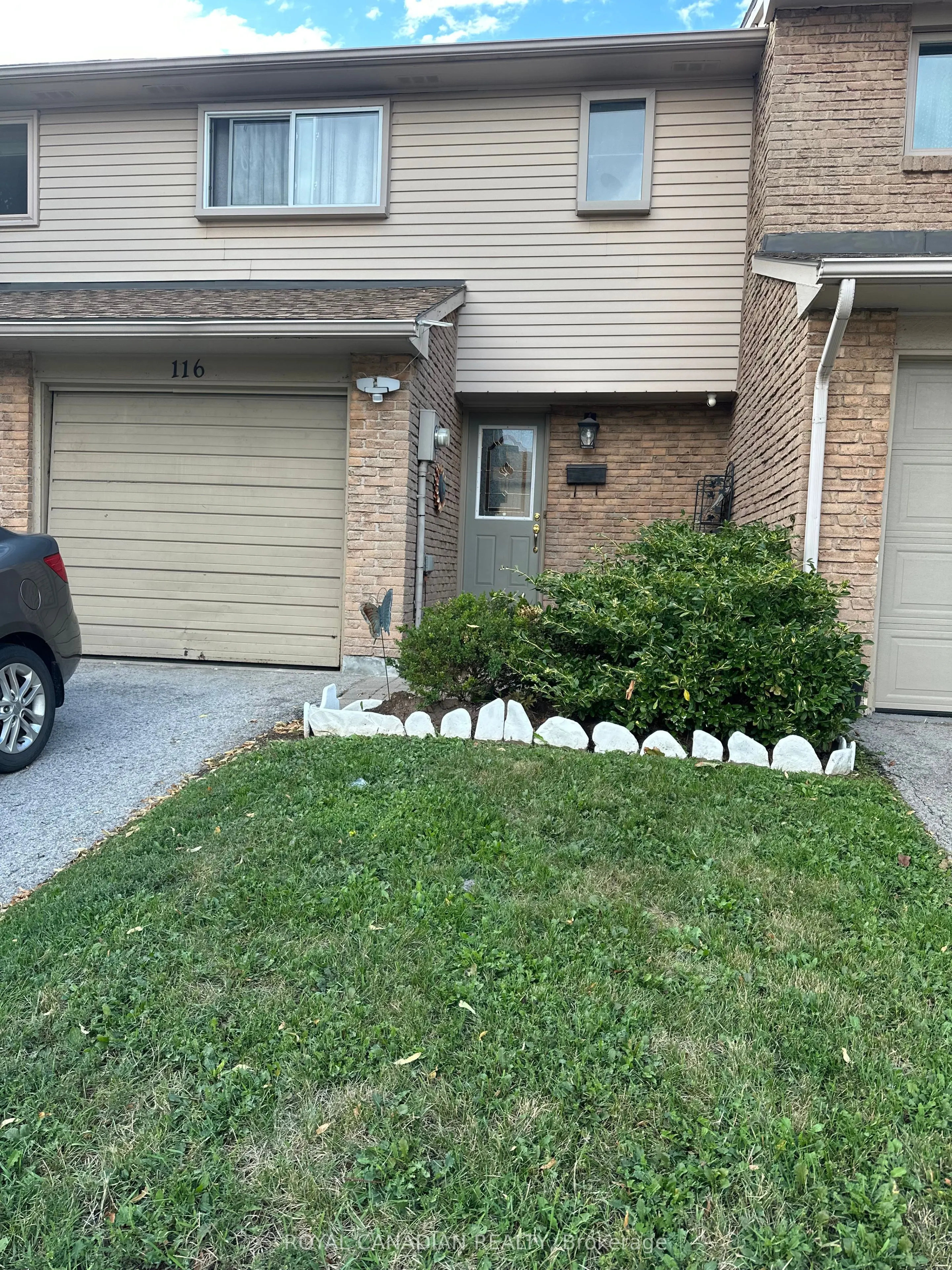 1538 Lancaster Drive, #116